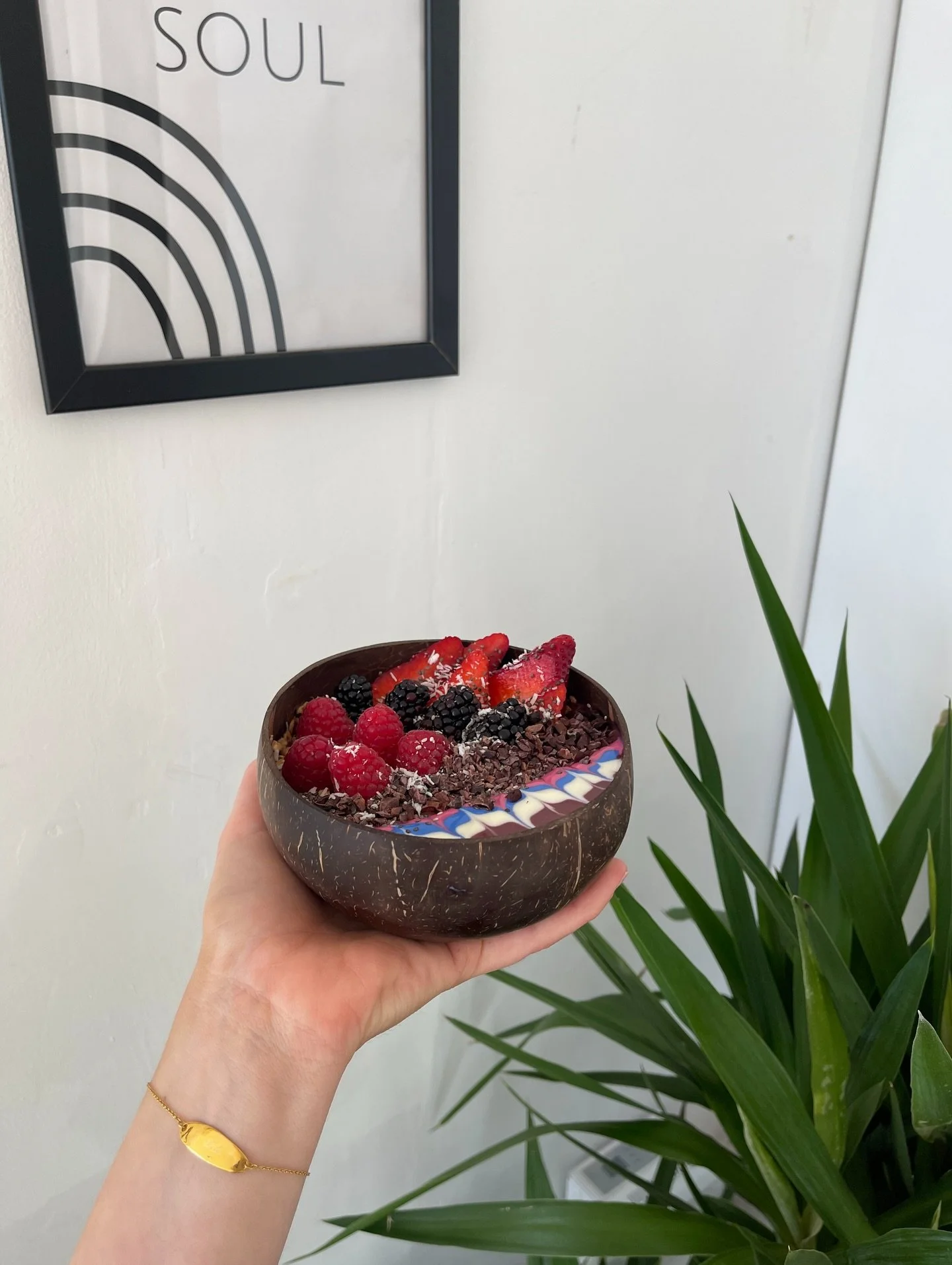Bank holiday plans? We&rsquo;ve got you ☀️🫐✨

Come and fuel your soul with acai bowls, smoothies, coffee &amp; brunch all weekend long 🤍

📍 Cheltenham 
64 Hewlett Rd, Cheltenham GL52 6AR 
Saturday: 8am &ndash; 4pm 
Sunday: 9am &ndash; 3pm 
Monday: