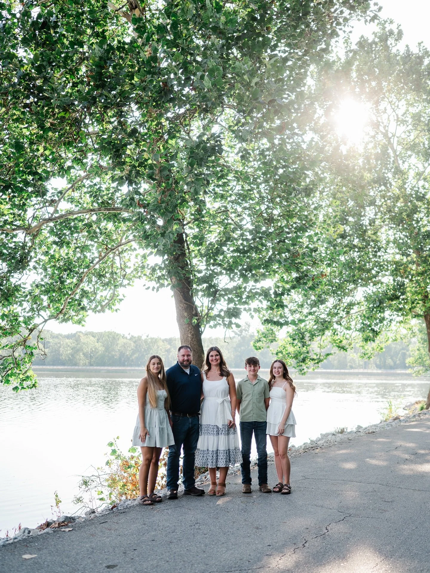 The Baker family &mdash;
A few weeks ago I had the privilege of photographing this lovely family. They definitely made my job easy! There are so many good shots from this session that I could hardly narrow them down to make this post.