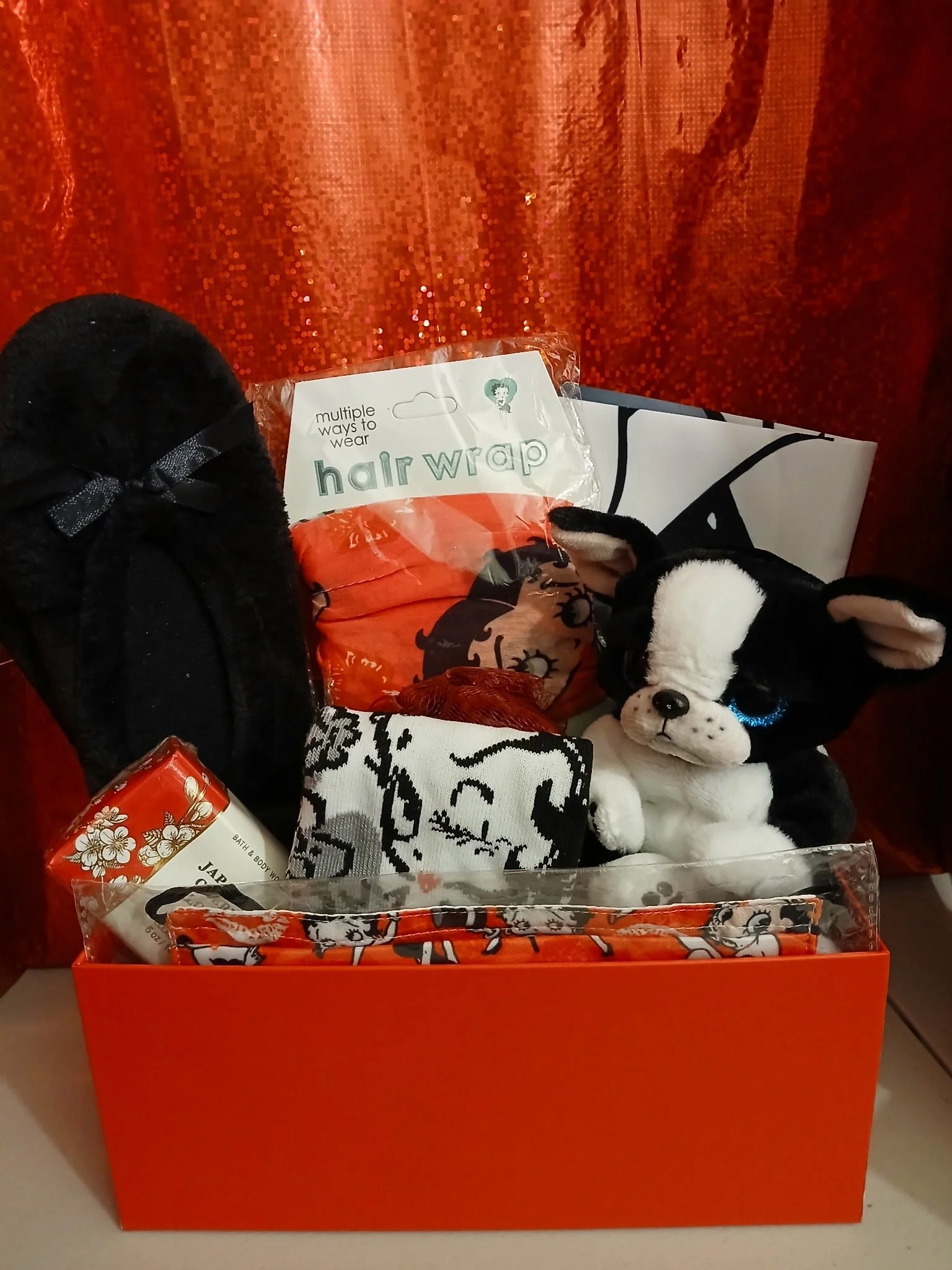 Betty Boop Delight Gift Basket