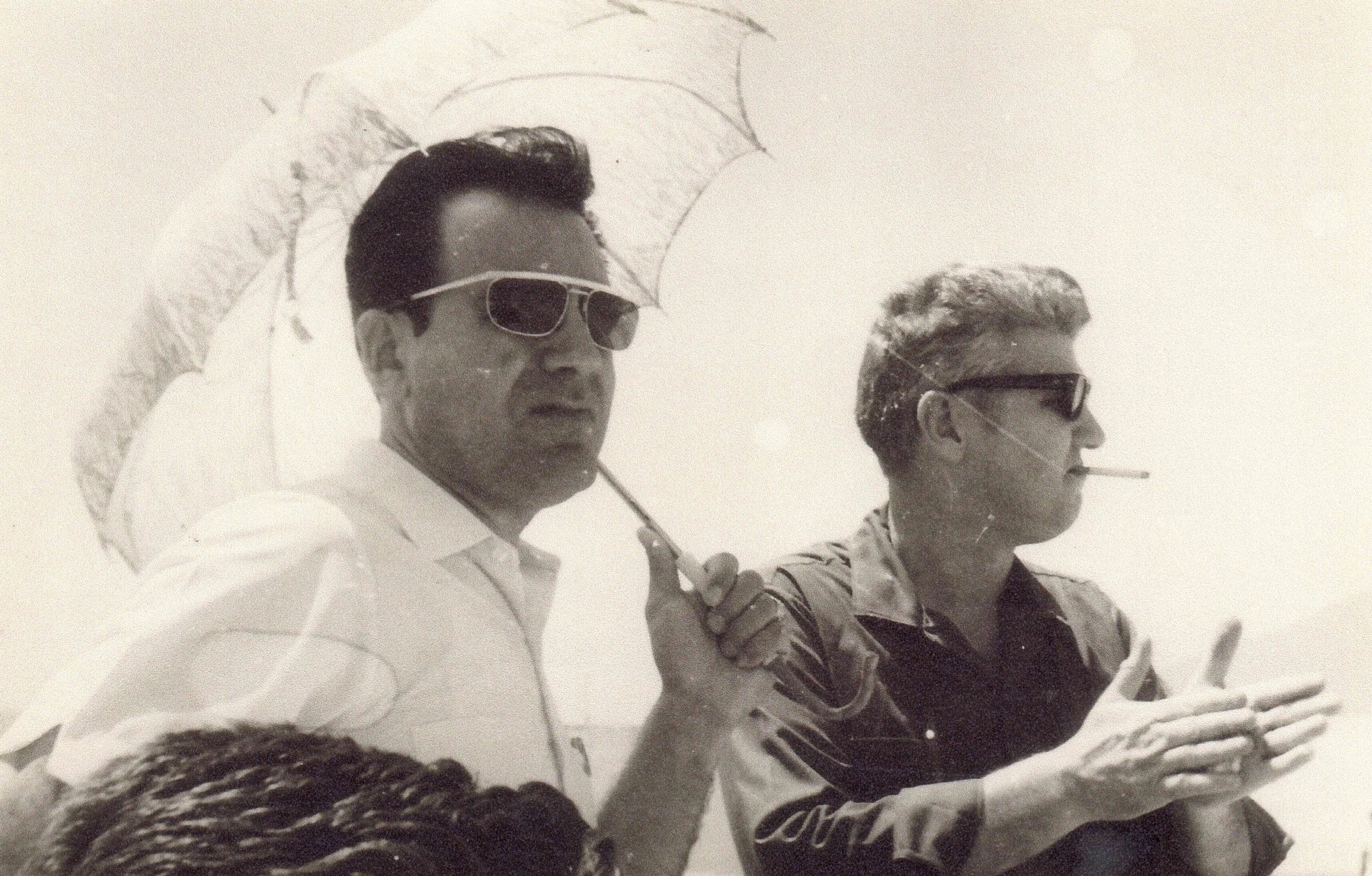 1960s_Balli y Simmons sombrilla_DebF_D3_FINAL.jpg