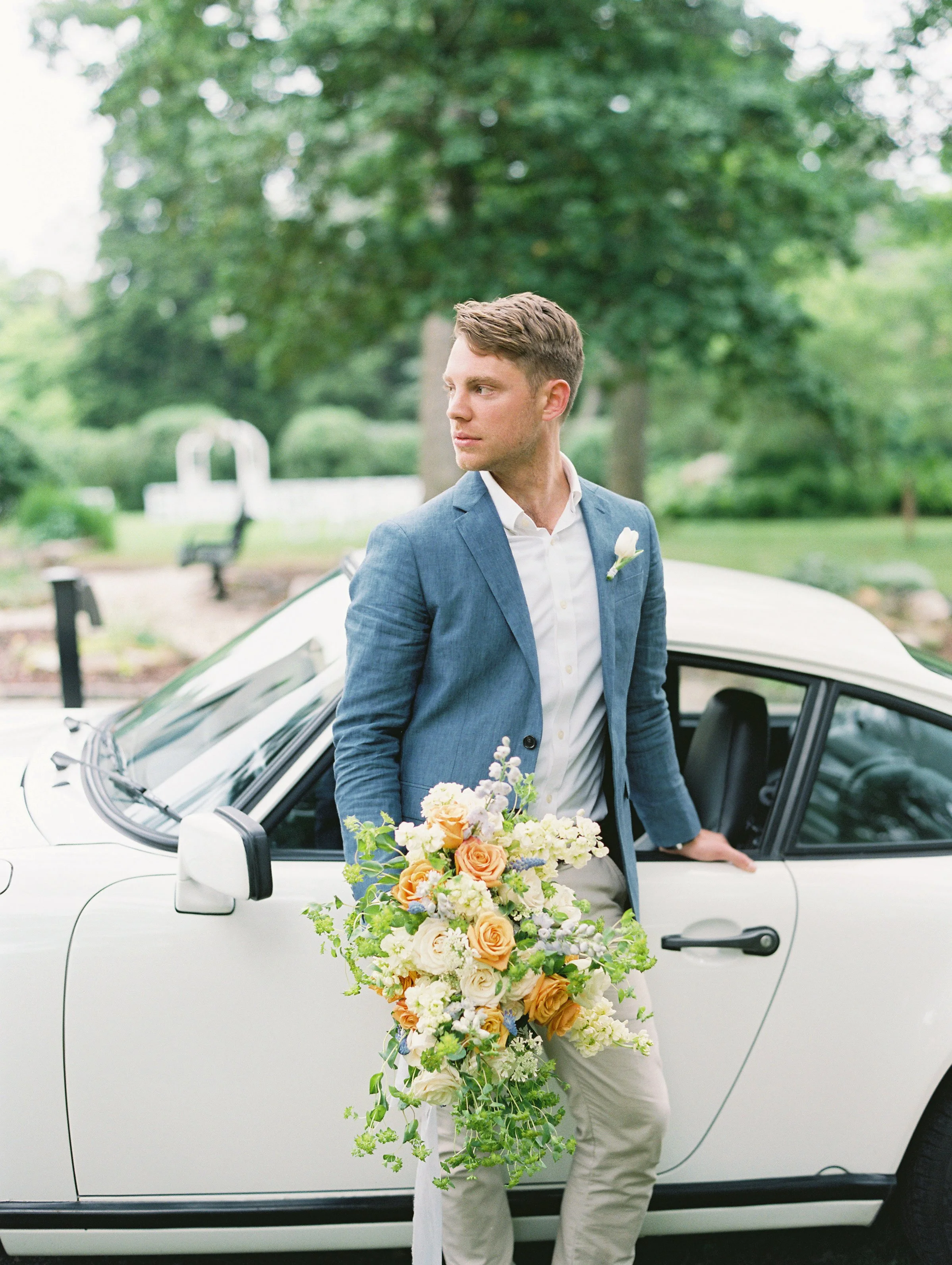 BRINGING COLOR INTO YOUR 2023 WEDDING