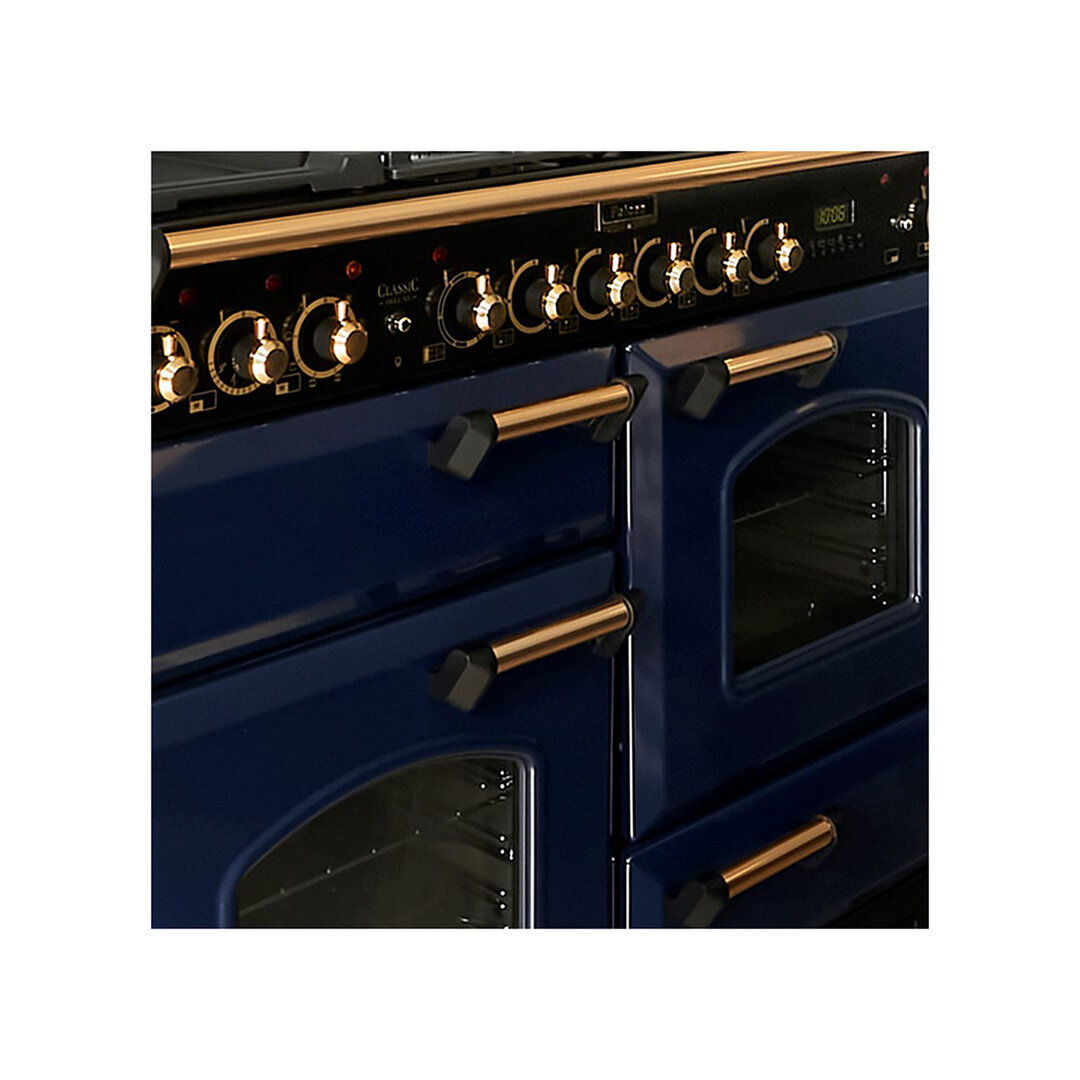 Here is a close up of the Classic Deluxe royal blue cooker from @elwoodtradeservices recent project.  Royal blue is such a striking colour and looks so good with the brass fittings. Discover more:
https://www.stringandsaltkitchen.com.au/falcon-range-