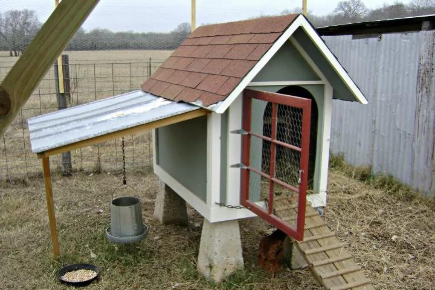 DIY Cheap and Easy Chicken Coop Ideas — The Homesteading Way
