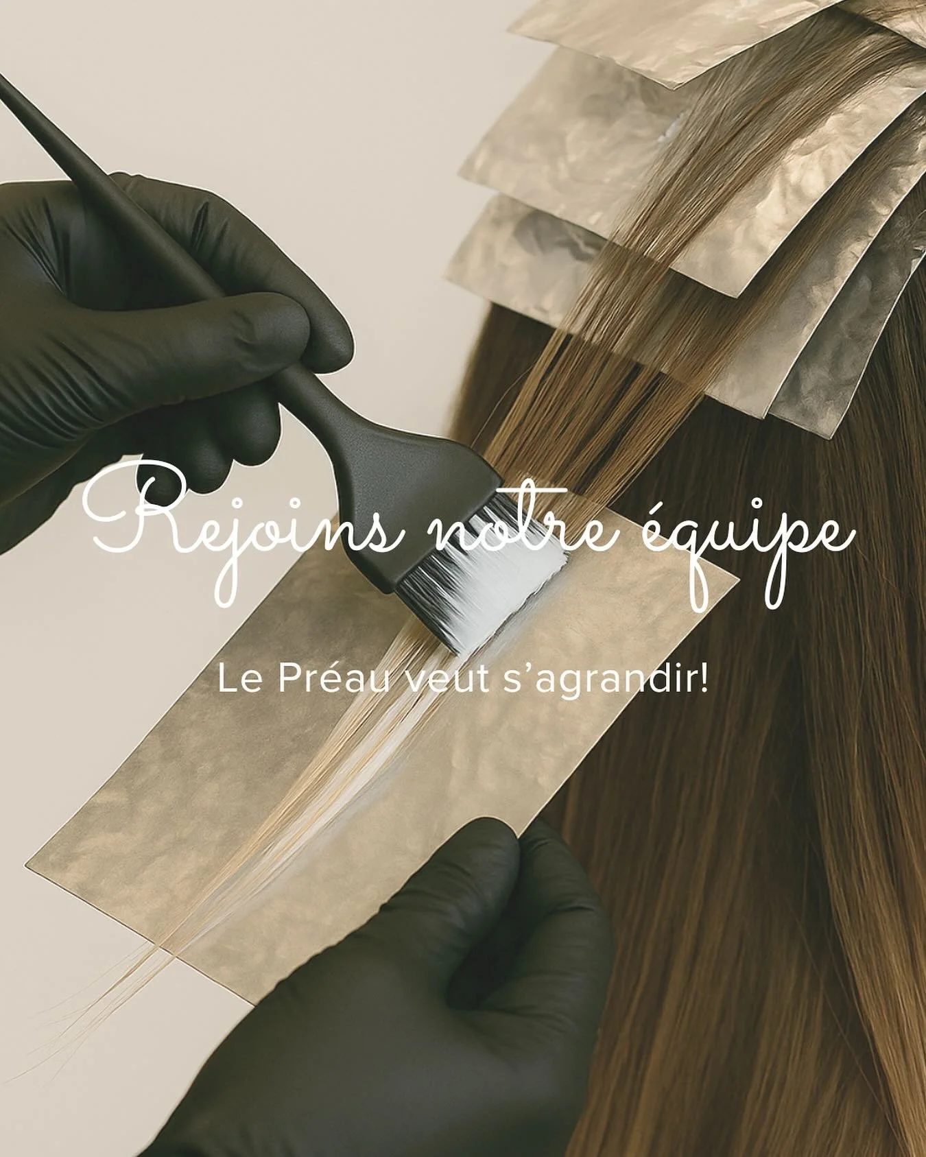 ✨ Le Pr&eacute;au recrute ! ✂️
Notre belle &eacute;quipe s&rsquo;agrandit 💕
Nous cherchons deux coiffeurs ou coiffeuses passionn&eacute;(e)s &mdash; en salariat ou en location de chaise &mdash; pour rejoindre notre ambiance conviviale et notre salon