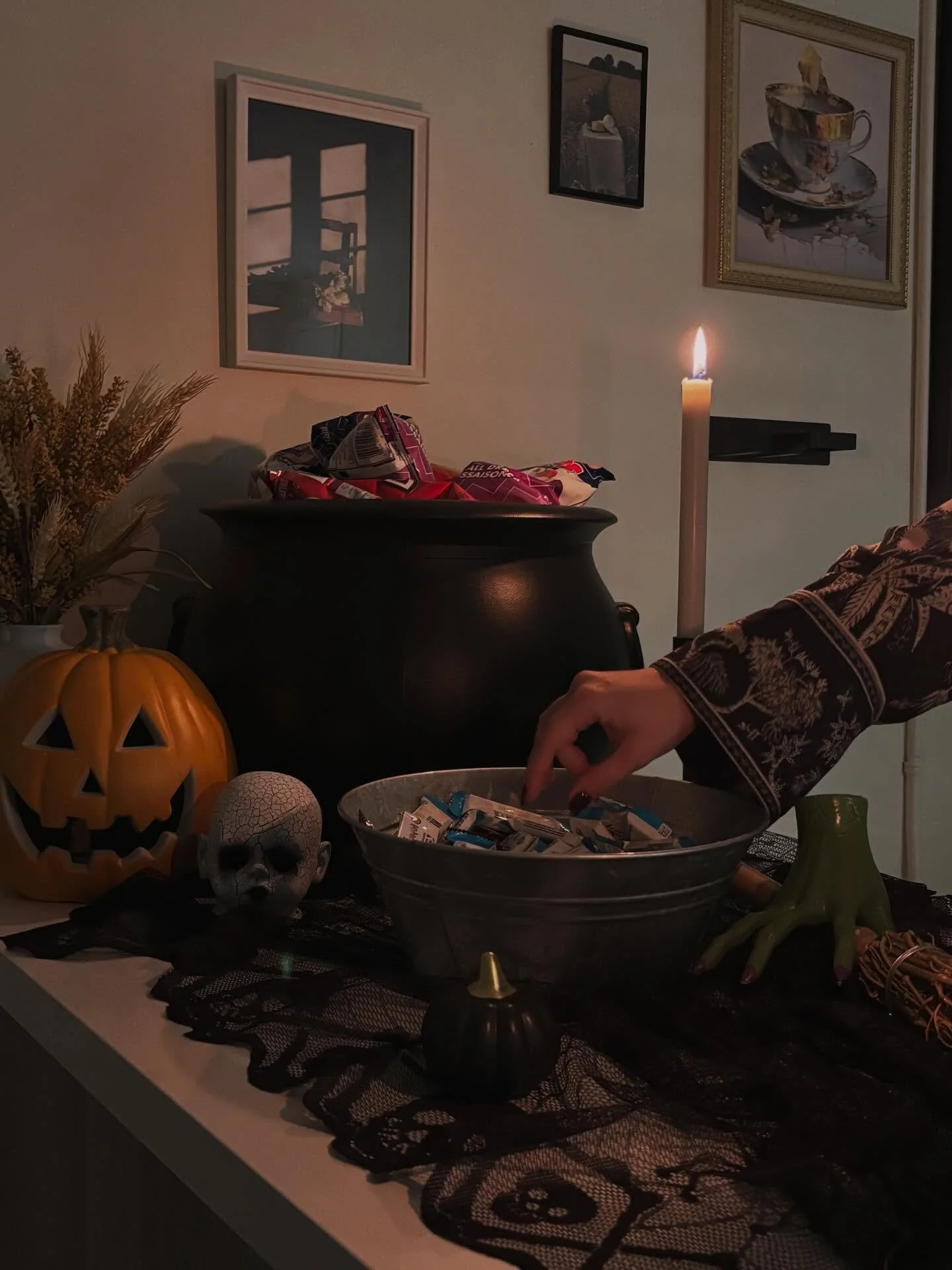 Le pr&eacute;au vous souhaite une joyeuse Halloween!
Bonne cueillette &agrave; tous nos petits clients 🍬🎃
Et les plus grands&hellip;. Soyez sages 😈