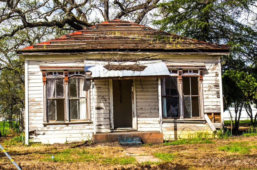 How to Sell a Condemned House in Tennessee?
