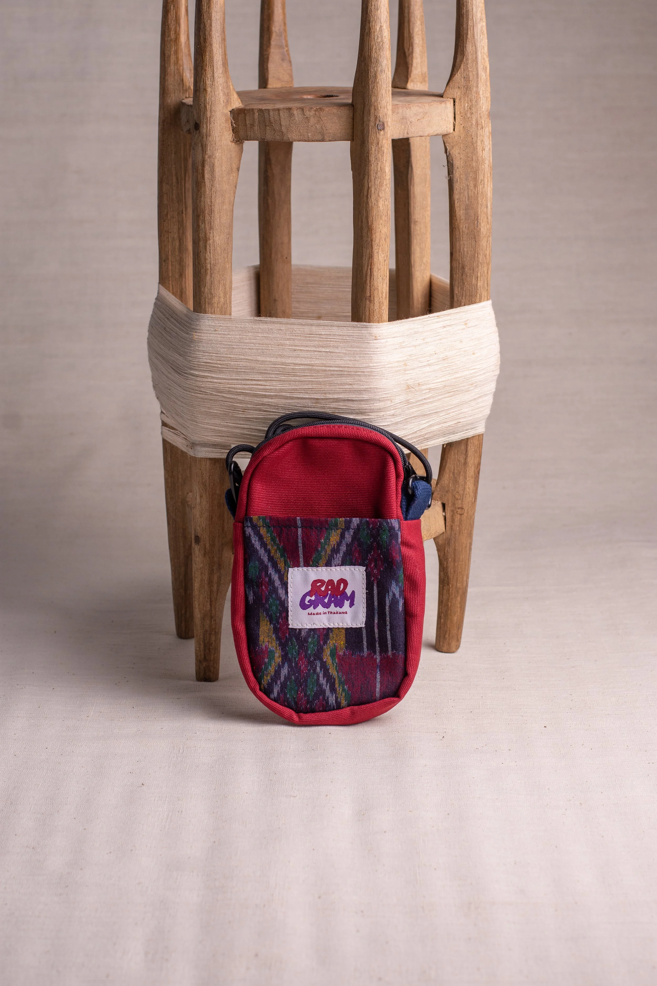 sling bag maroon sinh.jpg