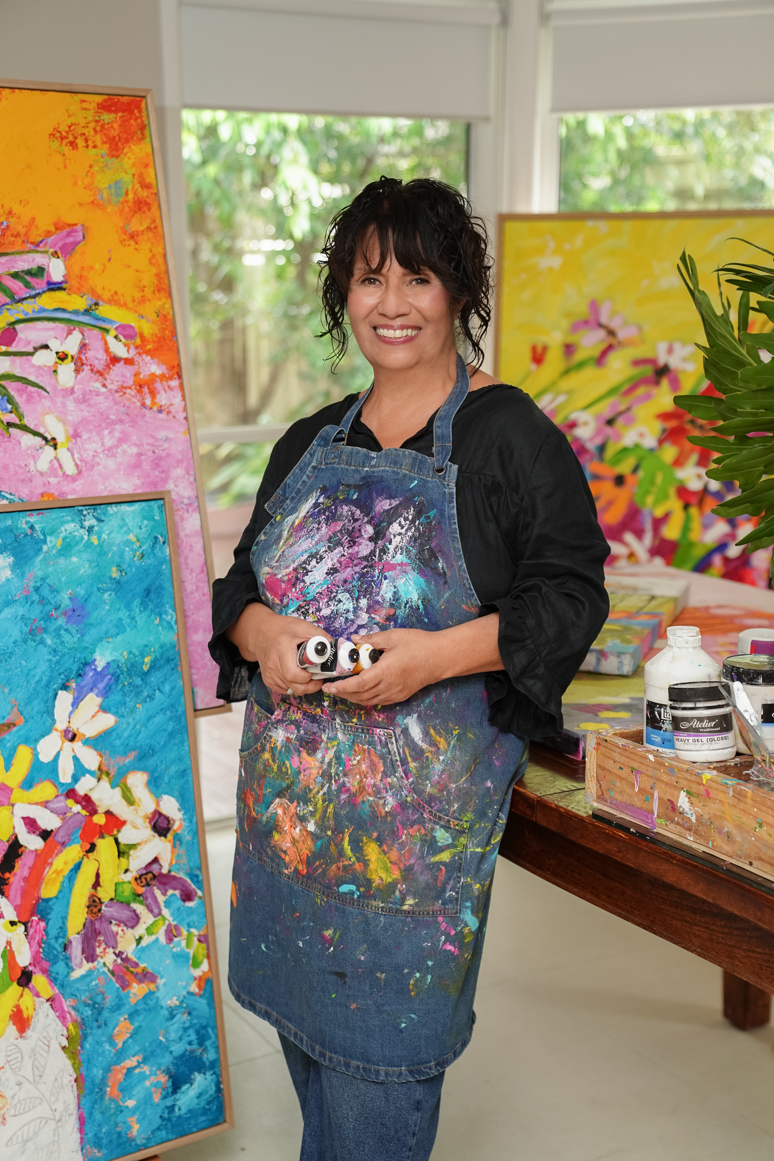 Gold Coast Artist Caron Dawes in her Gold Coast Art studio
