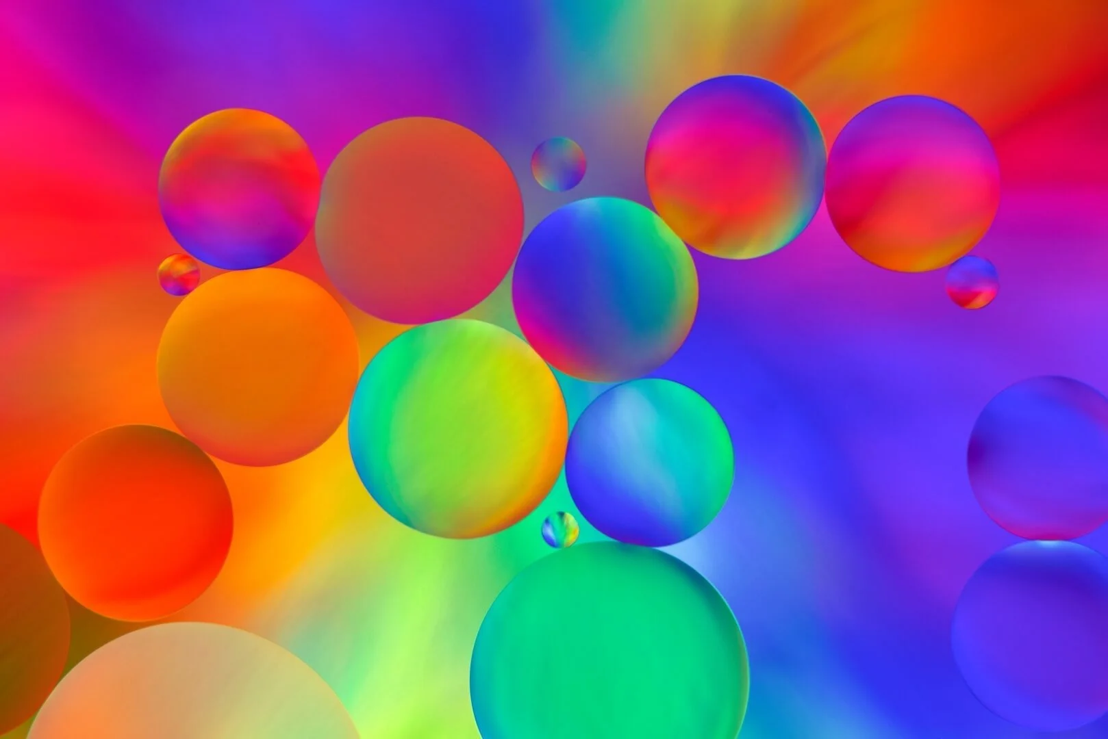 HC Oil drops on Water by Glyn Williams