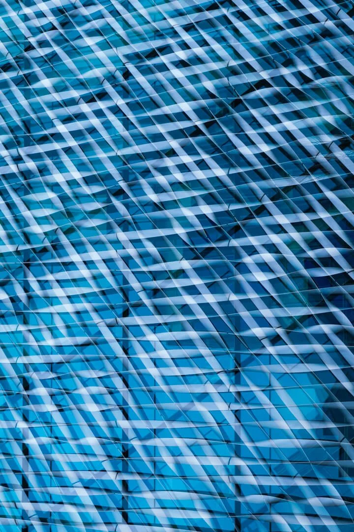 Hc Twist of Blue by Julian Hart