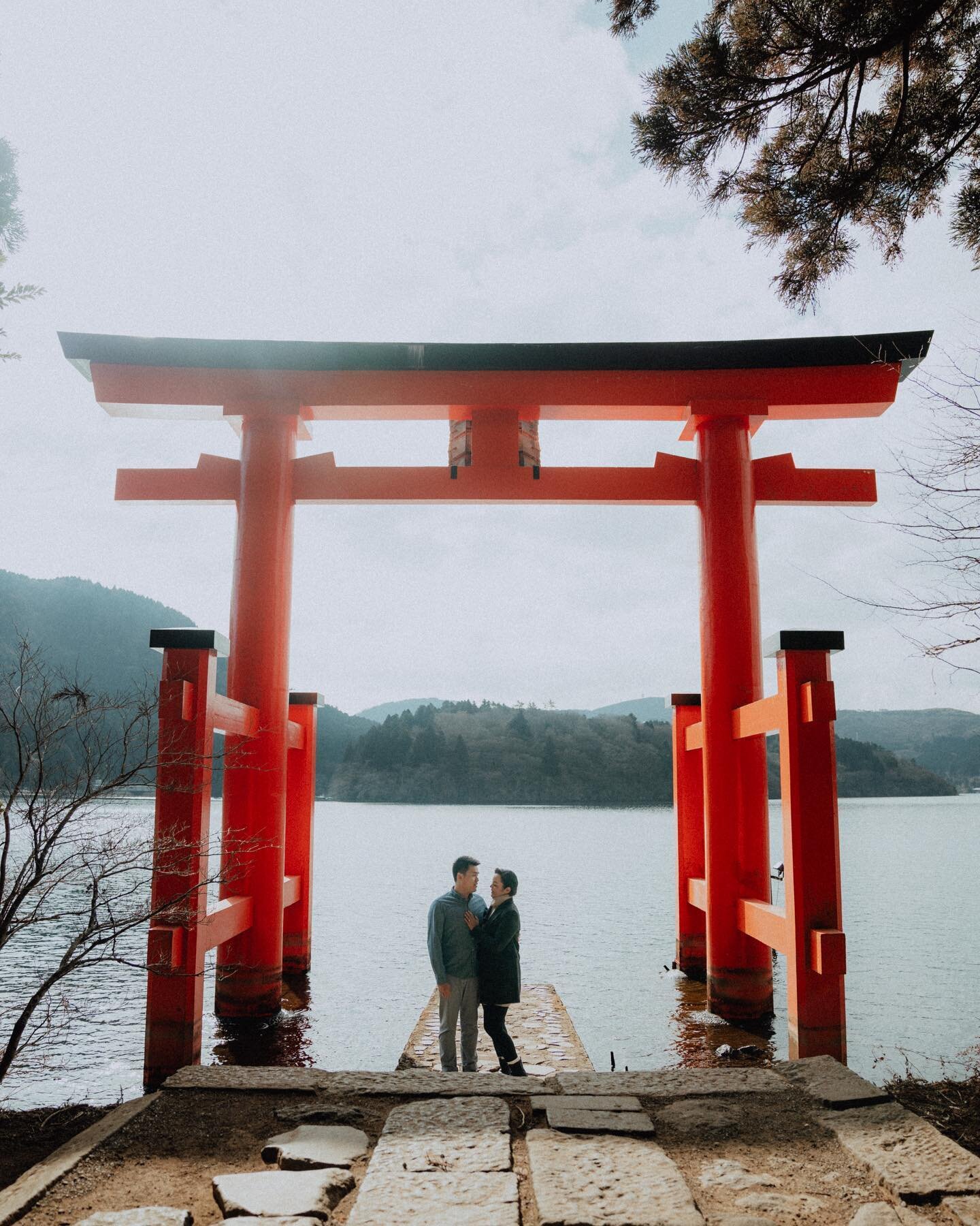 Capturing memories in Hakone
.
.
.
.
.
.
#heiwanotorii #hakone #visitjapan #traveljapan #travelphotography #japanphotographer #couplephotography #proposalphotography #tokyophotographer #visithakone #cinematic