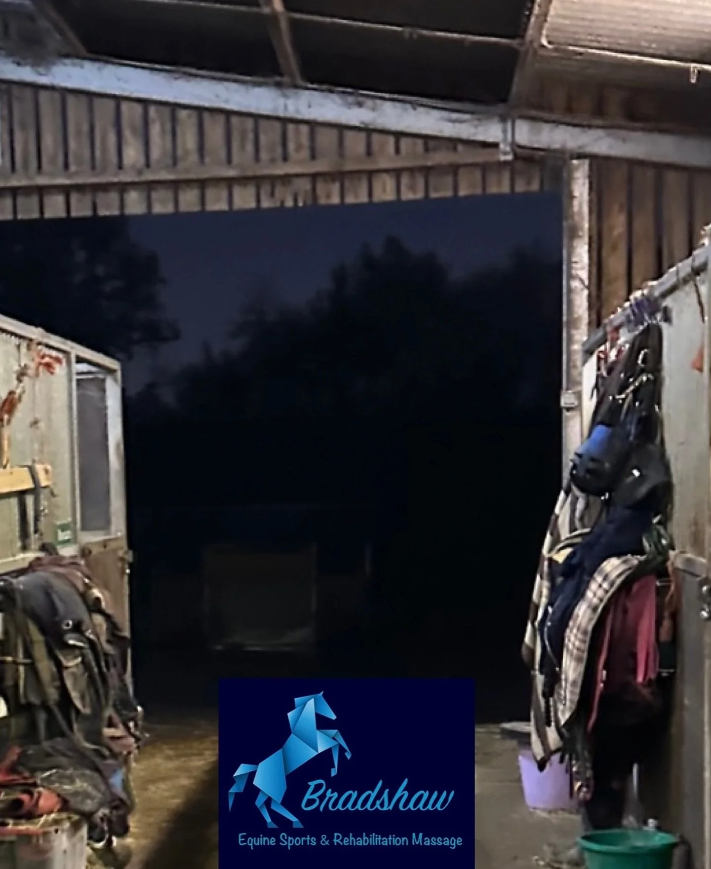 Who else is spending the night with their horses tonight? 🐴

It&rsquo;s been a crazy few nights of fireworks but tonight has definitely been the worst so far 🎇

I admire all of you looking after your horses during this time, pray that everyone come