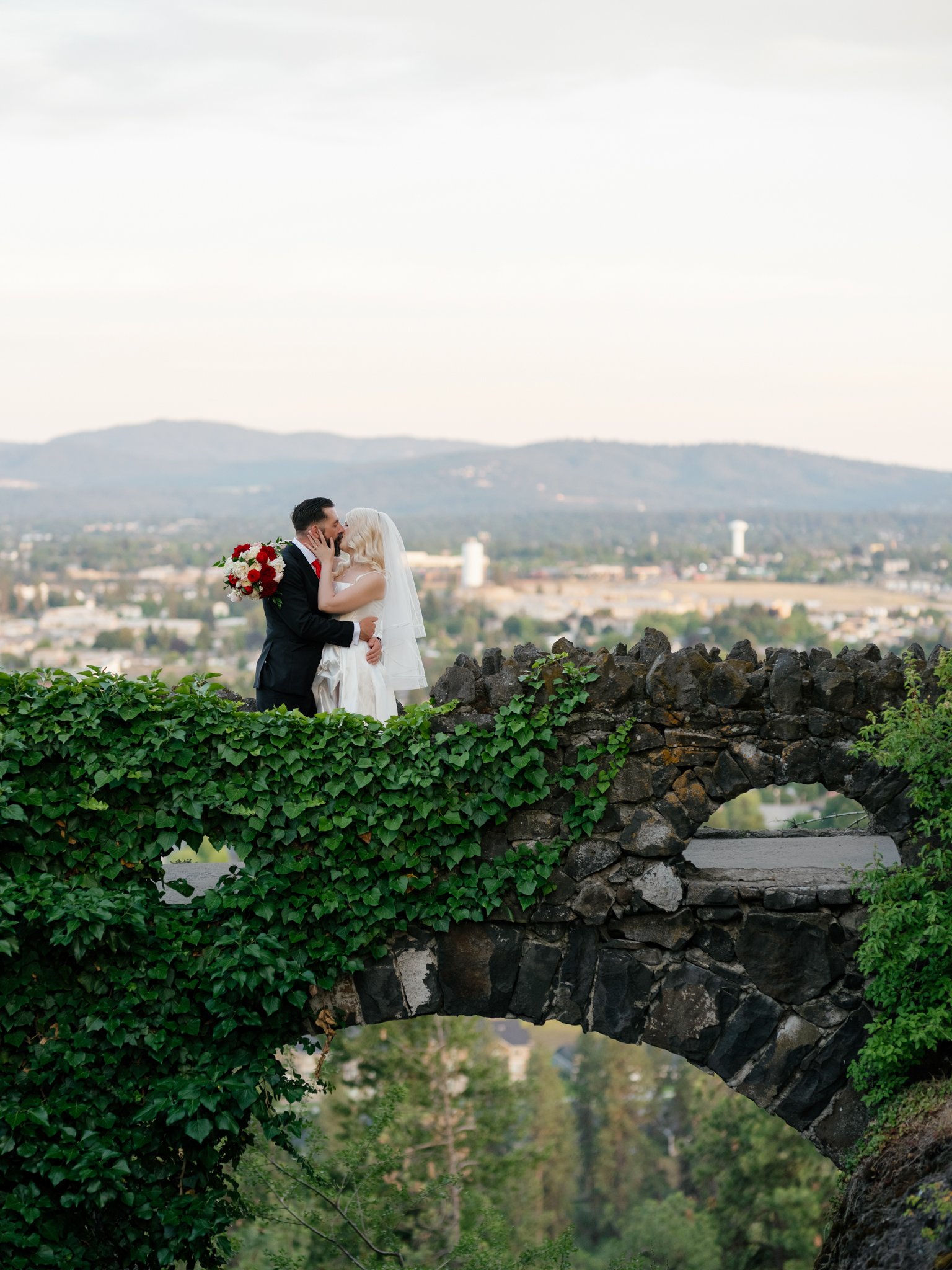 arbor-crest-cliff-house-wedding-couples-portrait-steve-torres-photography-15.jpg