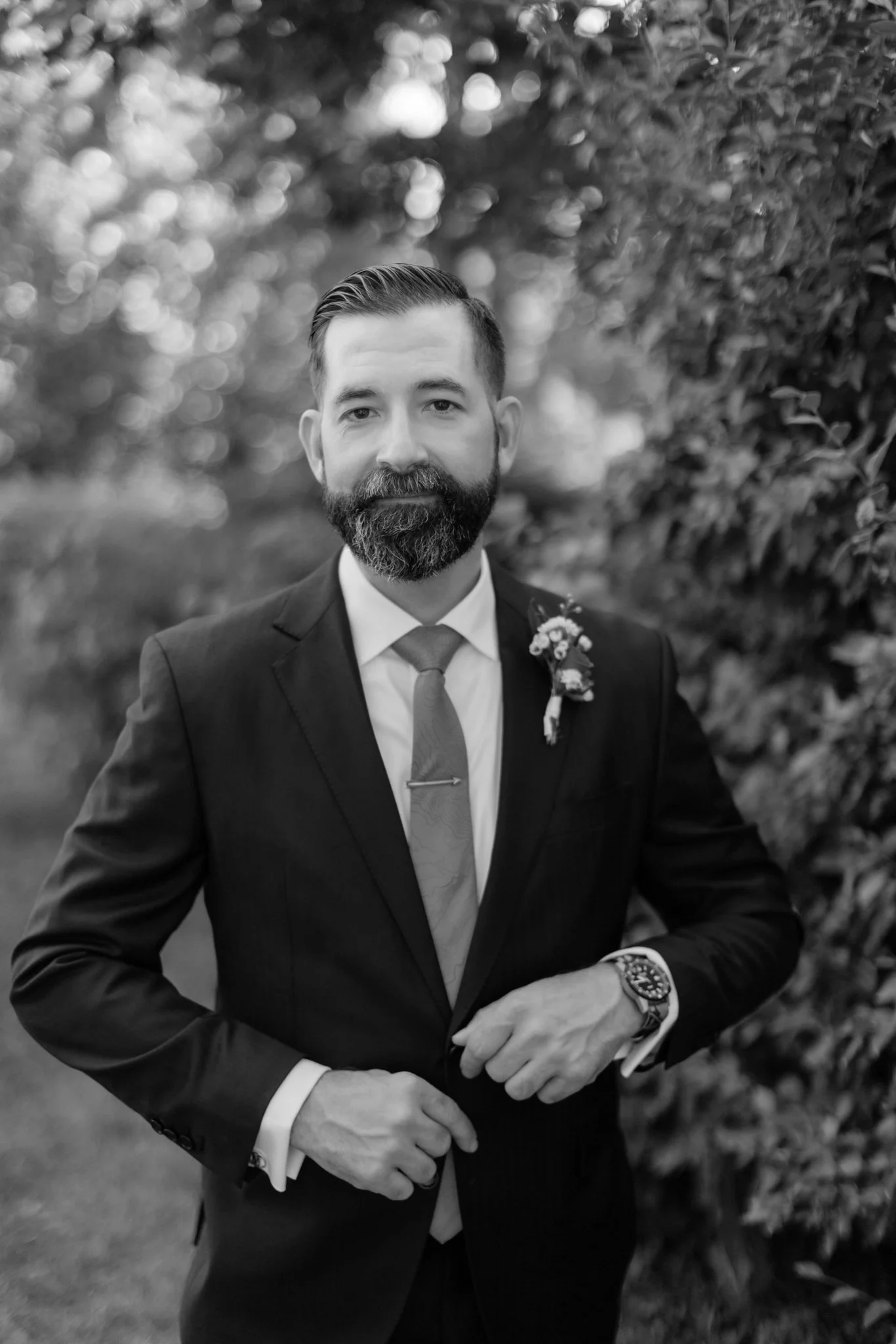 arbor-crest-cliff-house-wedding-groom-portrait-steve-torres-photography-3.jpg