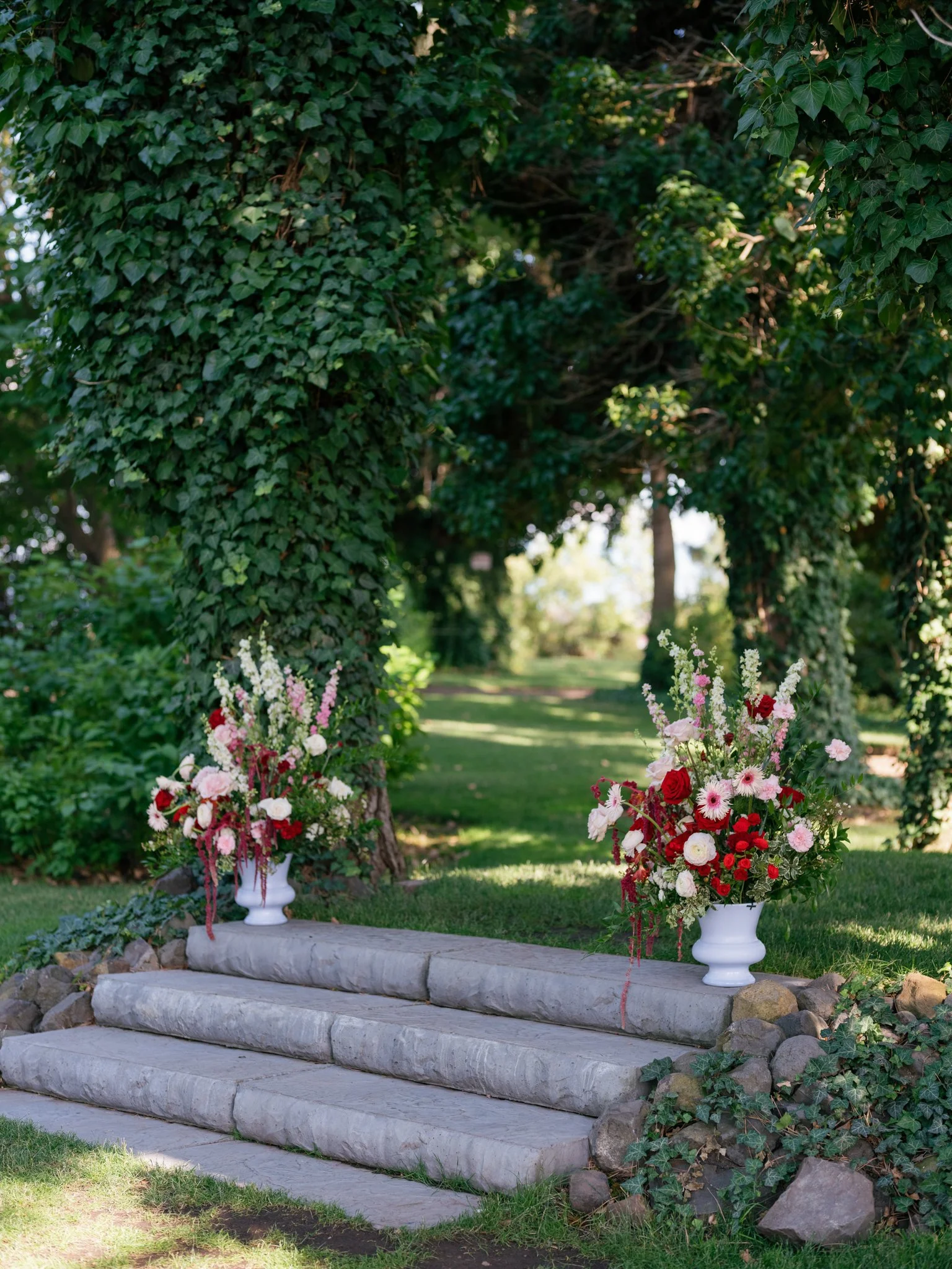arbor-crest-cliff-house-wedding-ceremony-detail.jpg