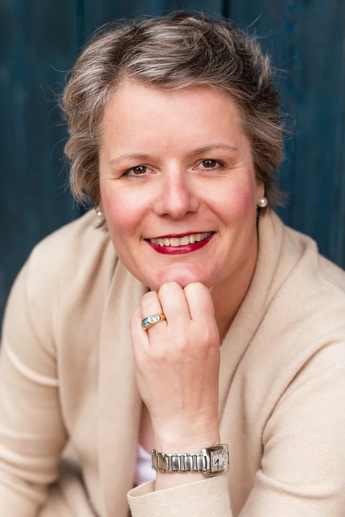 Lydia - die Finanz-Mentorin mit Generationenblick als Porträt.