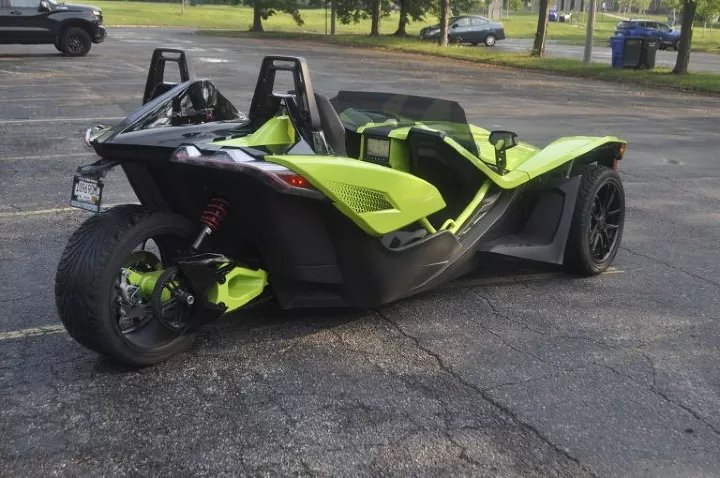 2021-polaris-slingshot-r-limited-edition-review-three-wheeled-weirdness.jpg