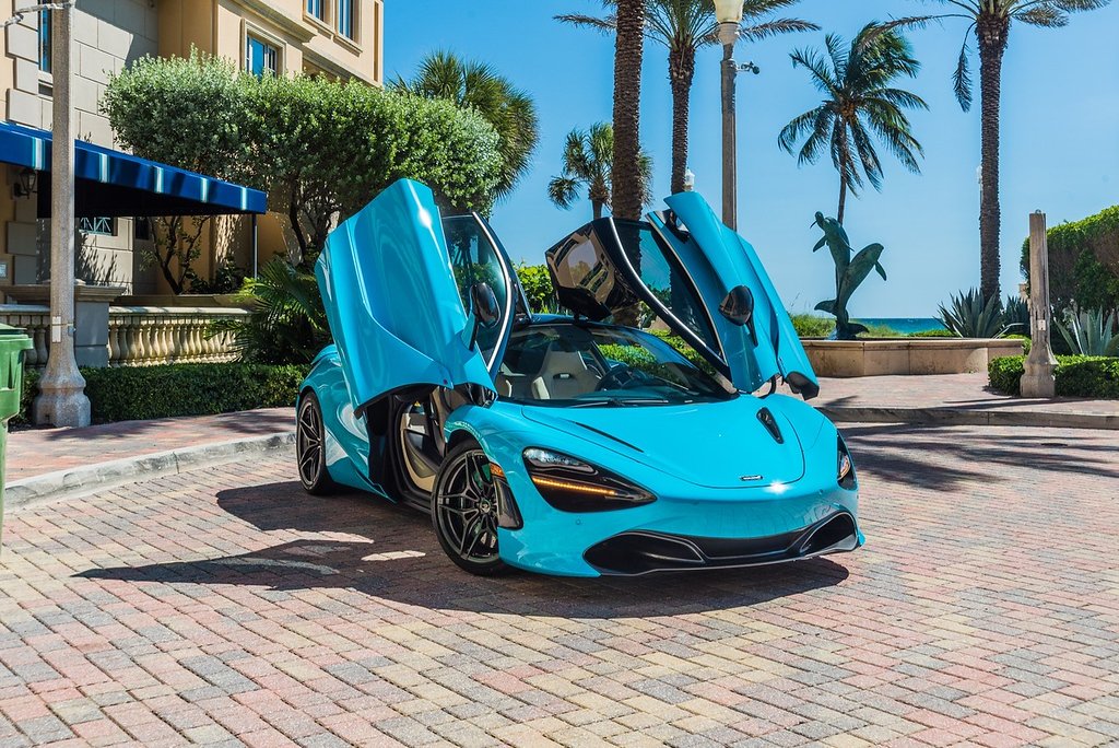 Miami Blue McLaren 720s