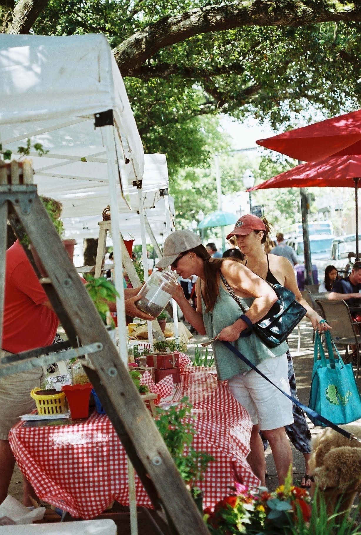 R1-06116-005A copy_Original.jpg