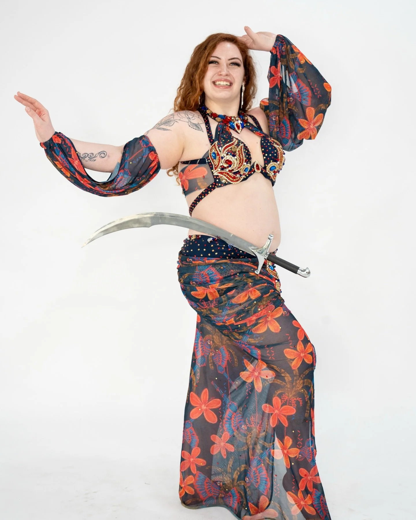Meet Samantha!! @samantha.shimmies is a belly dancer and fire performer in the Atlanta area. She began dancing at just 14 when her aunt (also a belly dancer!) encouraged her to take a class. A lover of classical Egyptian style, she&rsquo;s her happie