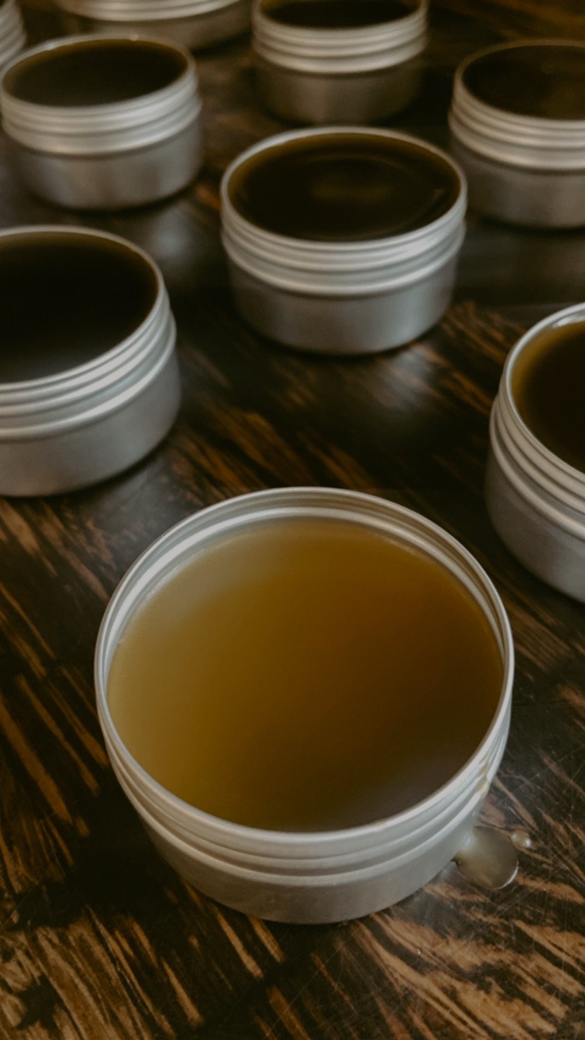 Muscle and joint oil & salve with comfrey leaf root, cayenne, and frankincense for soothing pain relief, inflammation reduction, muscle recovery, and arthritis pain.