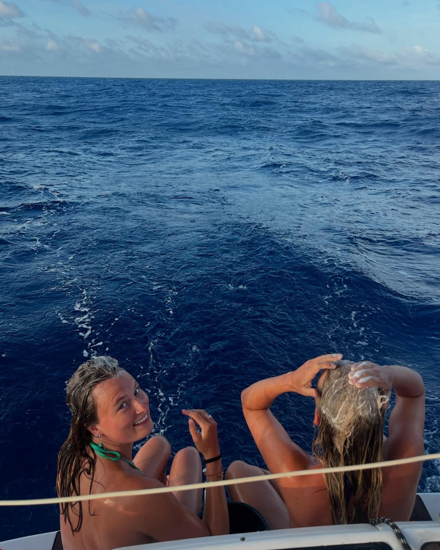 II 6 D&Oslash;GN P&Aring; VANDET II 

De sidste uges tid har vi brugt p&aring; at sejle fra Bonaire til San Blas &oslash;erne i Panama. Vi har haft det sk&oslash;nneste vejr og har bare nydt l&aelig;kker sejlads, badestop, afslapning i solen, delfins