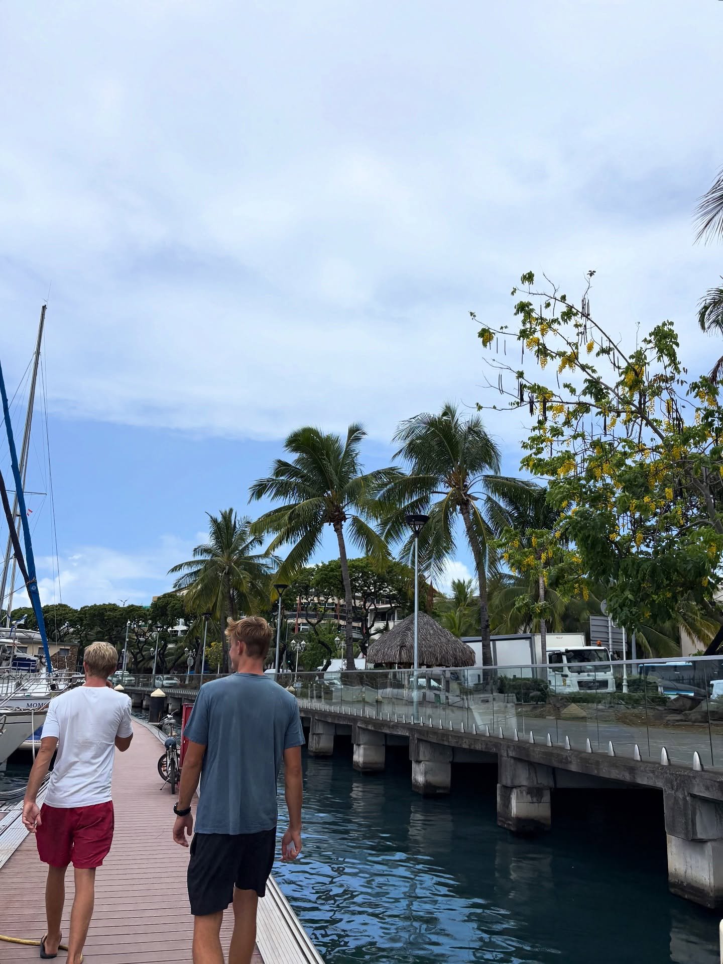 II MELLEMDAGE II

Mellem alle togter har vi nogle dage &lsquo;fri&rsquo; s&aring; vi lige kan tr&aelig;kke stikket, slappe helt af og f&aring; styr p&aring; de sidste sm&aring;ting inden det nye togt p&aring;m&oslash;nstrer. Selvom vi elsker at m&osl