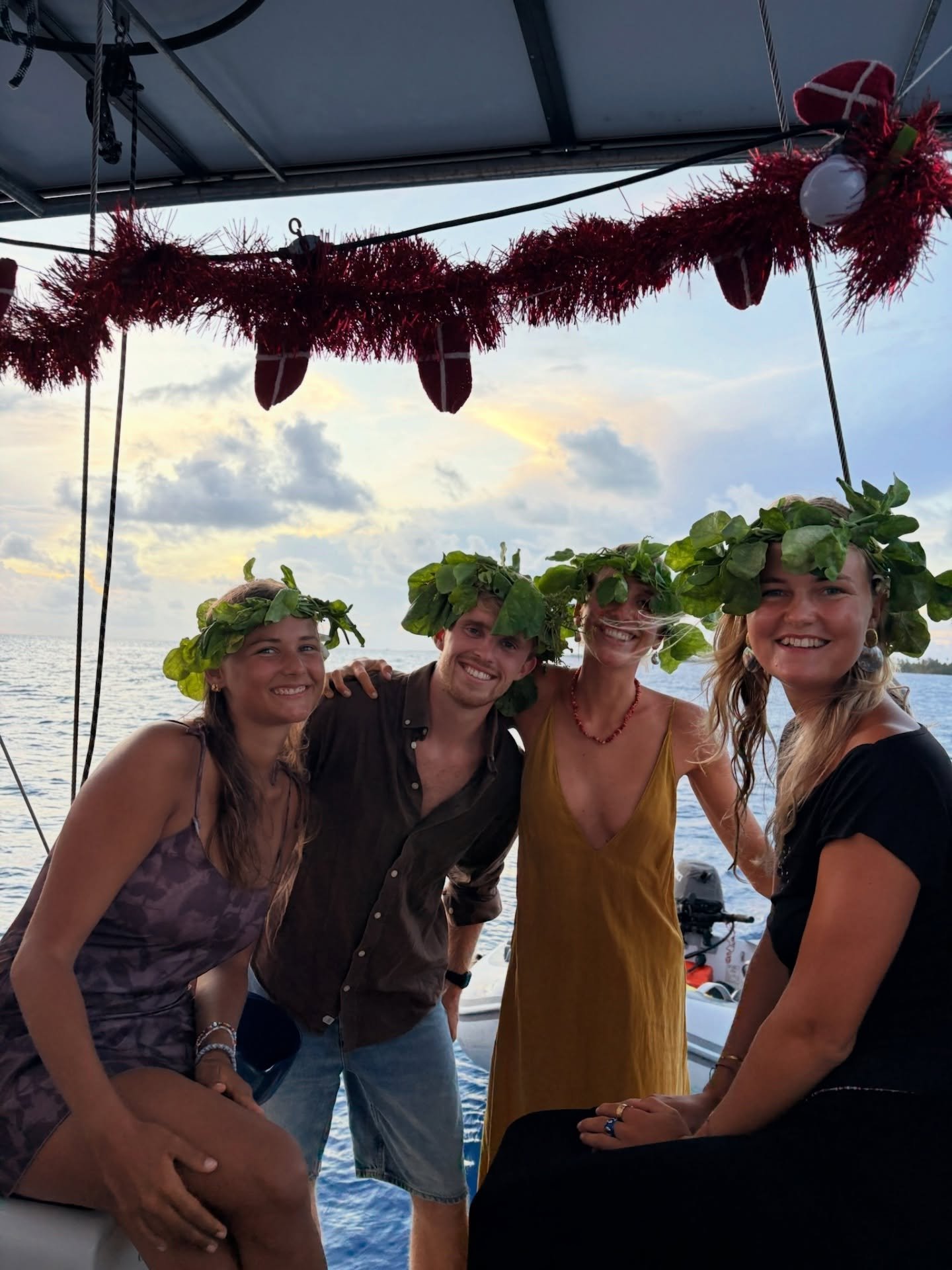 || DINGHY D&Aring;B ||

Ny dinghy betyder selvf&oslash;lgelig: dinghy d&aring;b. Det skal ikke v&aelig;re nogen hemmelighed at at vi, Simon og Christian, egentlig synes det var fint bare at kalde den dinghy. Men ved begge dinghyer har vores gaster br