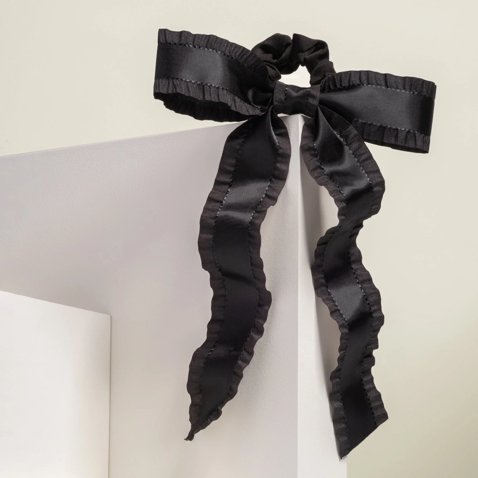 Bow Scrunchie-3.jpg