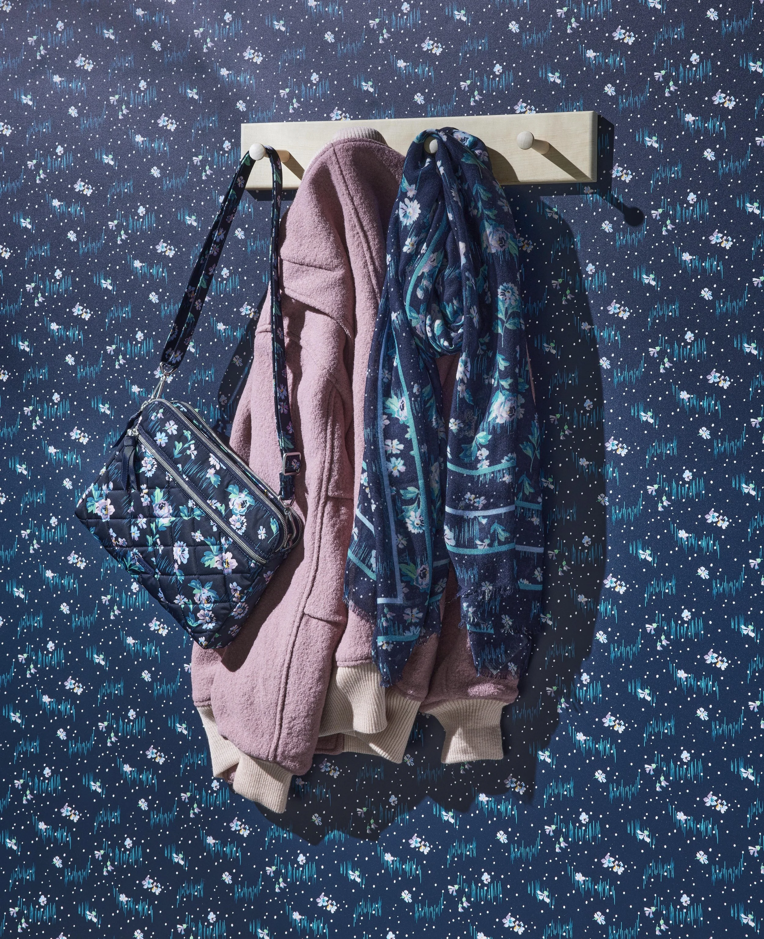 F22_SB_Shot2_TripCompartmentCrsbdy_Hero copy.jpg