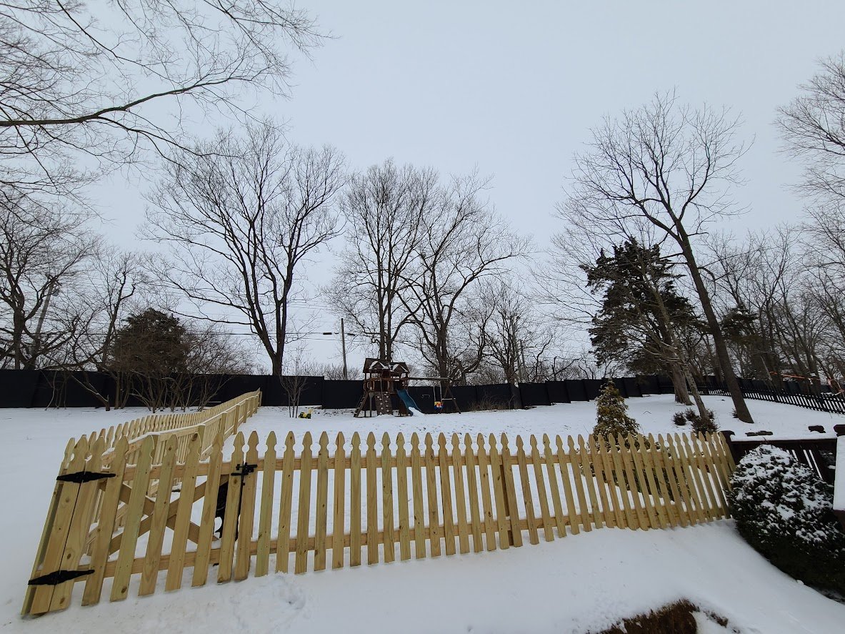 4' wood picket fence