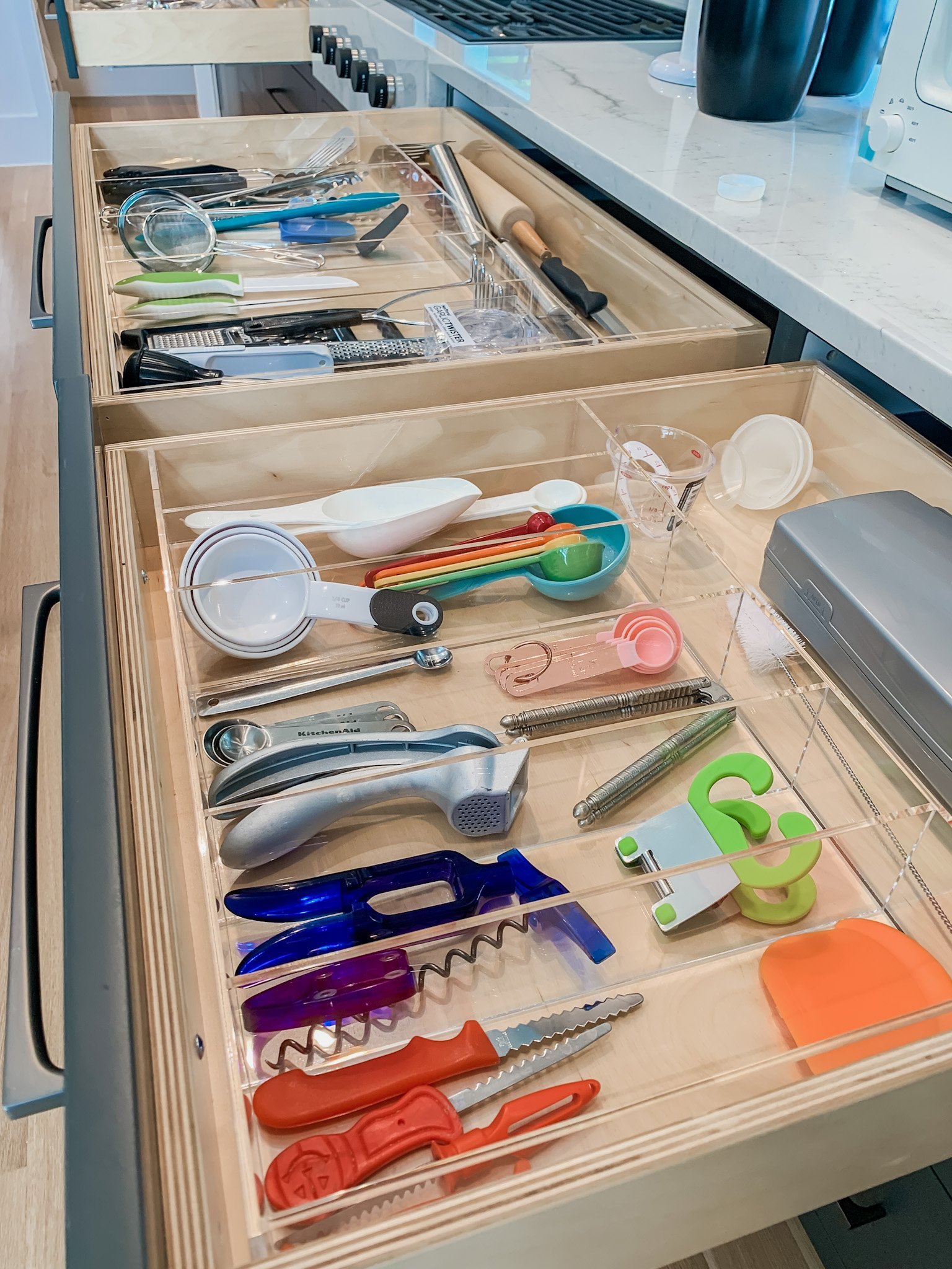 How to Declutter + Organize Your Drawers