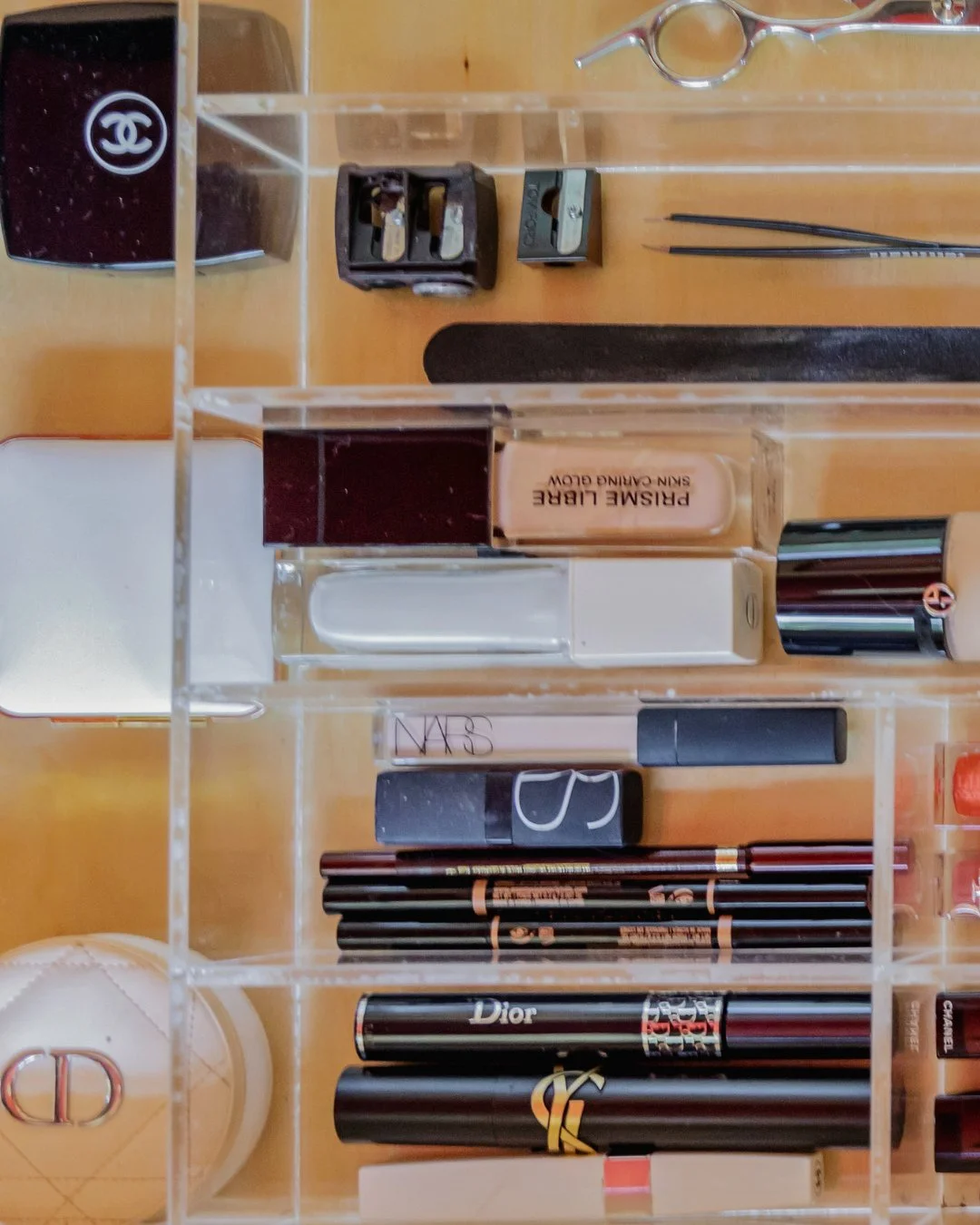 Ready to experience the magic of a fully custom drawer system? 🪄
Our team makes the process simple from start to finish: no guessing, no measuring on your own. Whether you’re starting with one vanity drawer or your entire home, we’ll