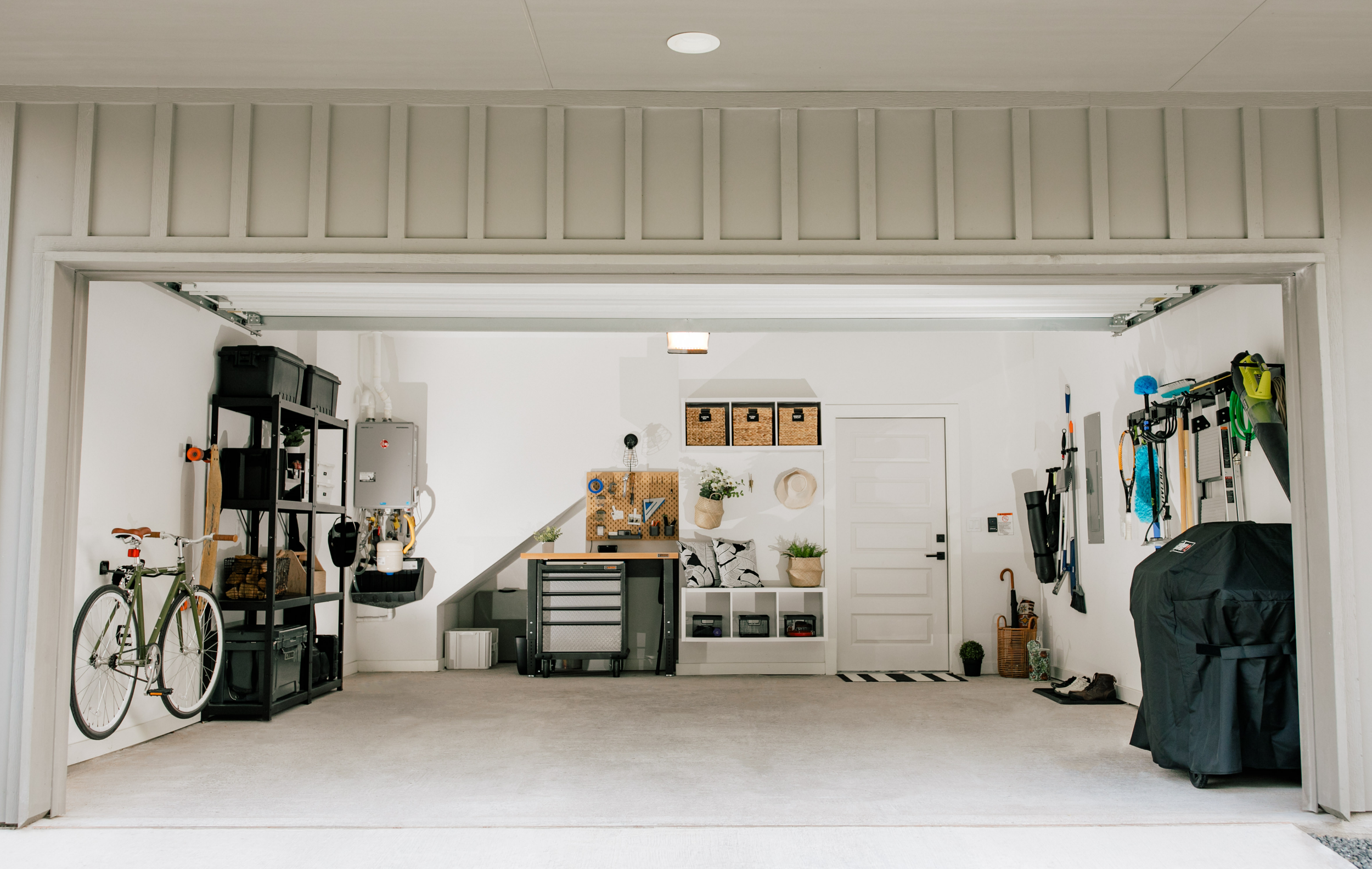 Virtual design and organizing of a Garage that was made bright and easy to use