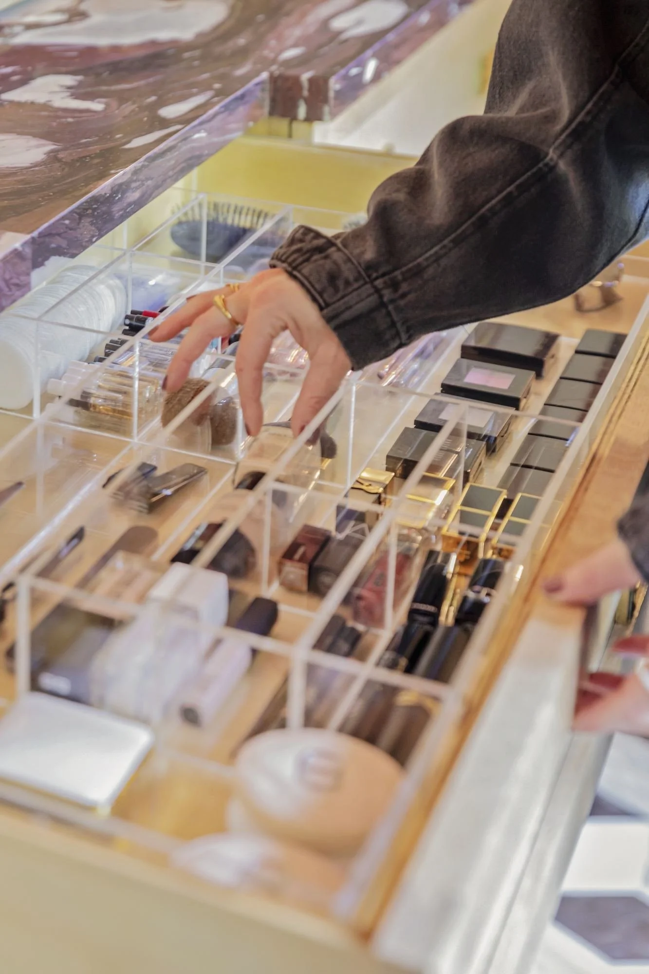 professional-organizer-makeup-drawer-acrylic-inserts.jpg