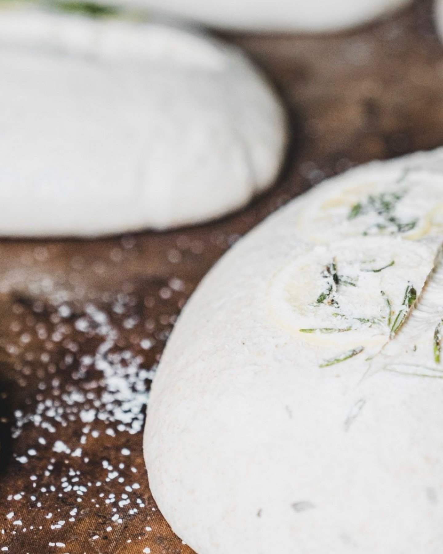 Saturday&rsquo;s bake 12/20 
Saturday porch pickup/ order online 
Elk Grove Saturday Market 8-noon

Chocolate cherry sourdough 🍫🍒

Cranberry porridge molasses sourdough 

Salted lemon rosemary sourdough 

Honey wheat sesame sunflower sourdough 

Tr