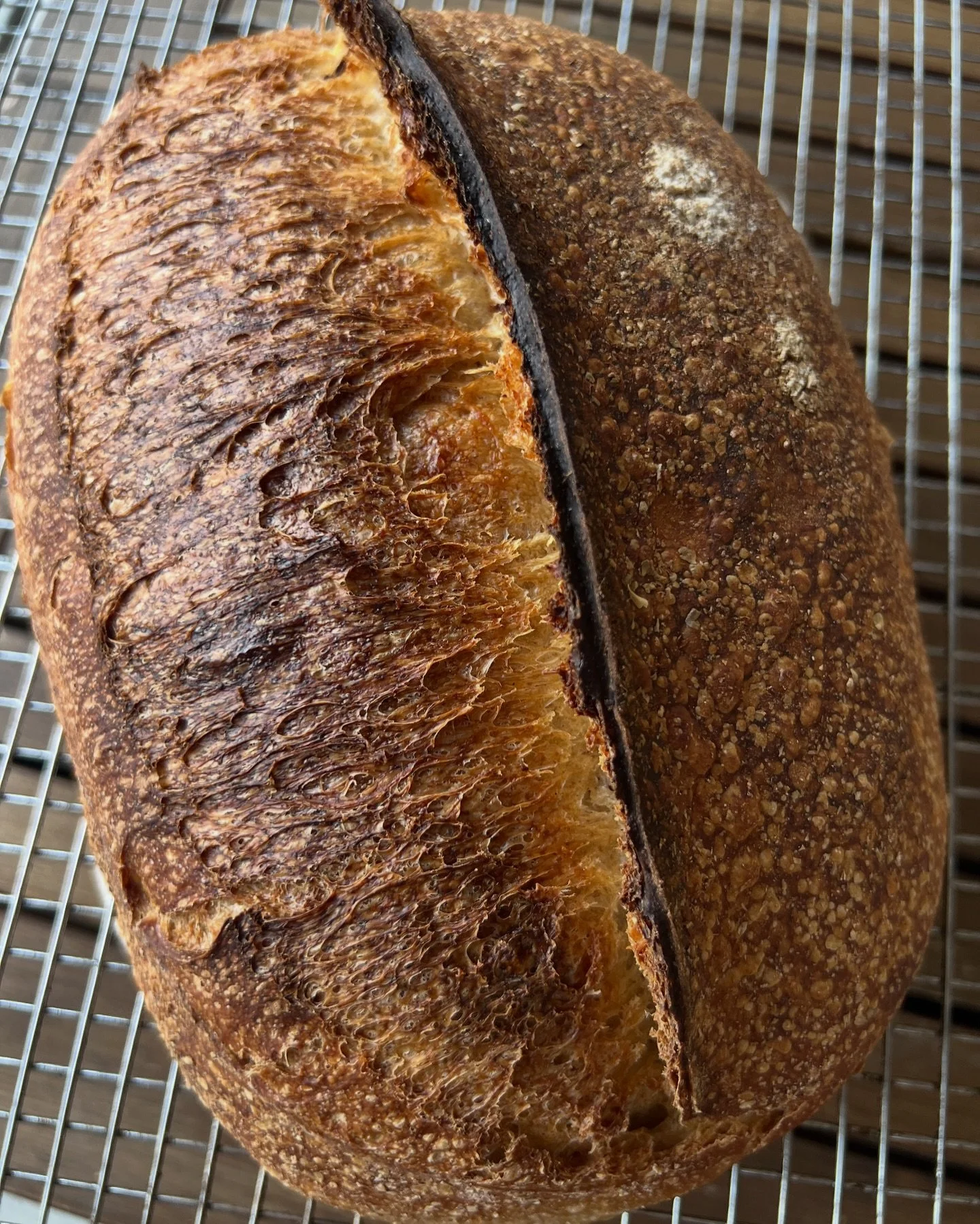 Last bake of the year 12/27, accepting porch pickup orders till midnight Friday. Find me out at Elk Grove Market Saturday till noon 

Lots of great options and samples

#andybakesbread #cottagebaker #bread