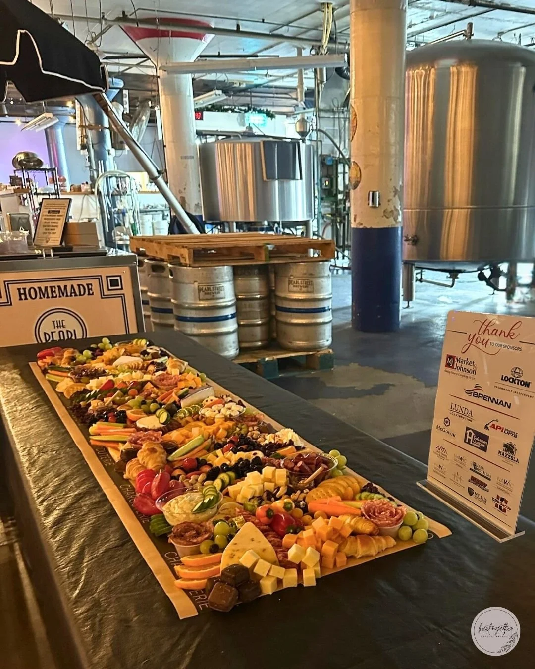 🍇 Event Setups 🧀 Did you know we can customize items to your celebration? Let us know in the notes of your inquiry form what you are celebrating, and we can work to make magic happen!
Interested in a setup at your next celebration? Visit huntandga