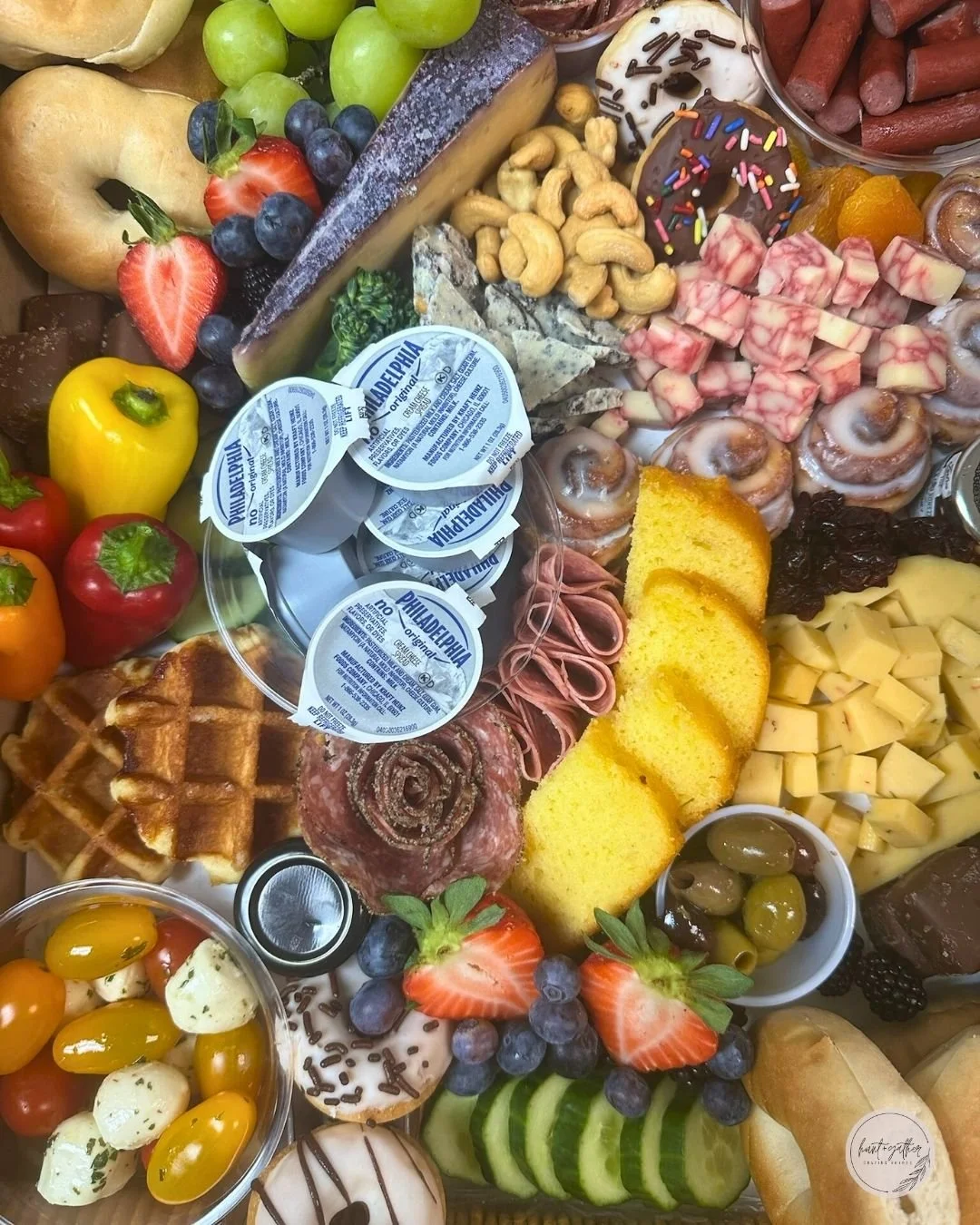 Brunch makes Mondays better ☕️🥯
#HuntAndGatherGrazing #Charcuterie #BrunchBoard #SmallBusiness #DowntownLaCrosse