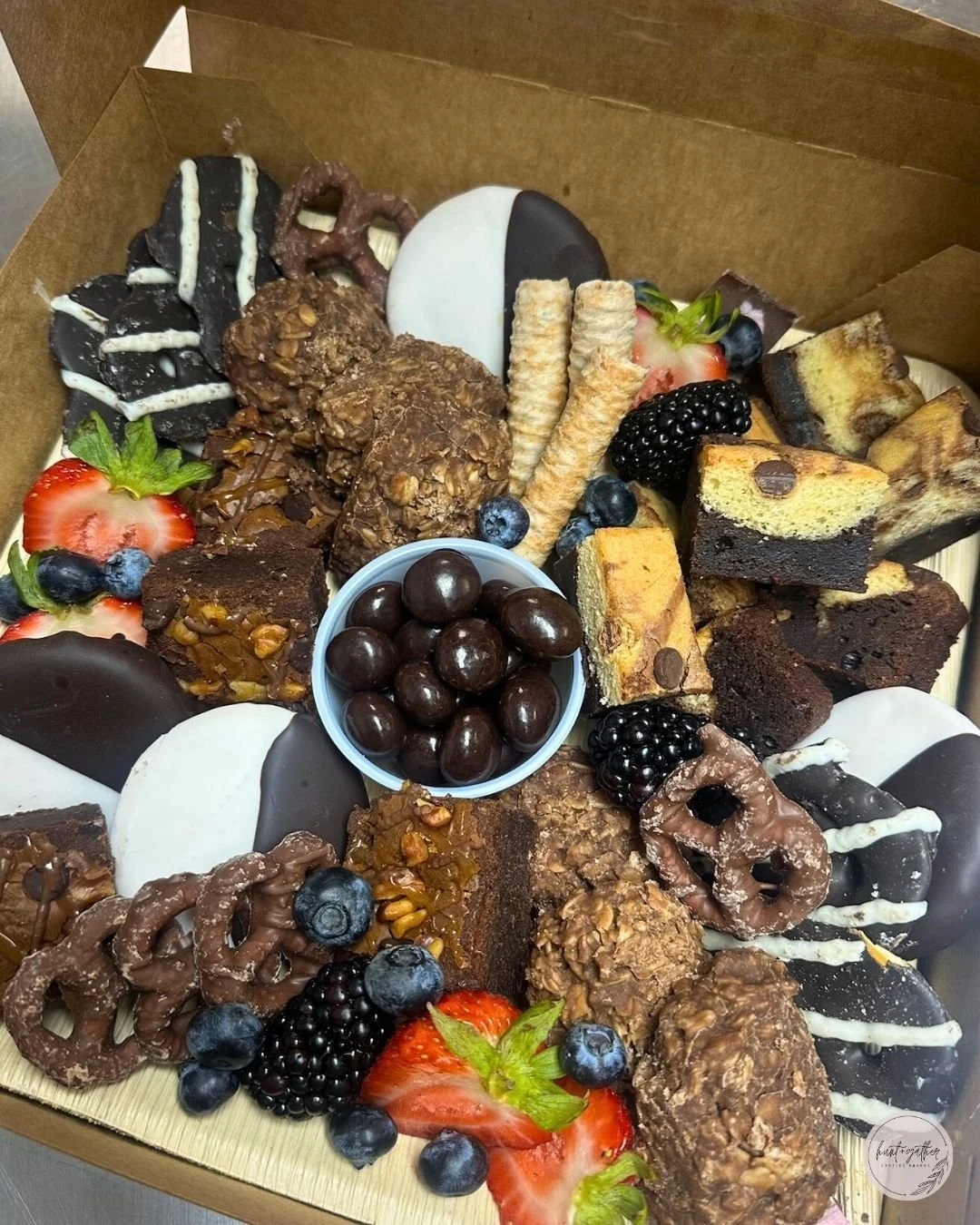 A board so sweet it deserves its own holiday. Happy National Dessert Day! 🍫🍪
#HuntAndGatherGrazing #Charcuterie #DessertBoard #SmallBusiness #DowntownLaCrosse