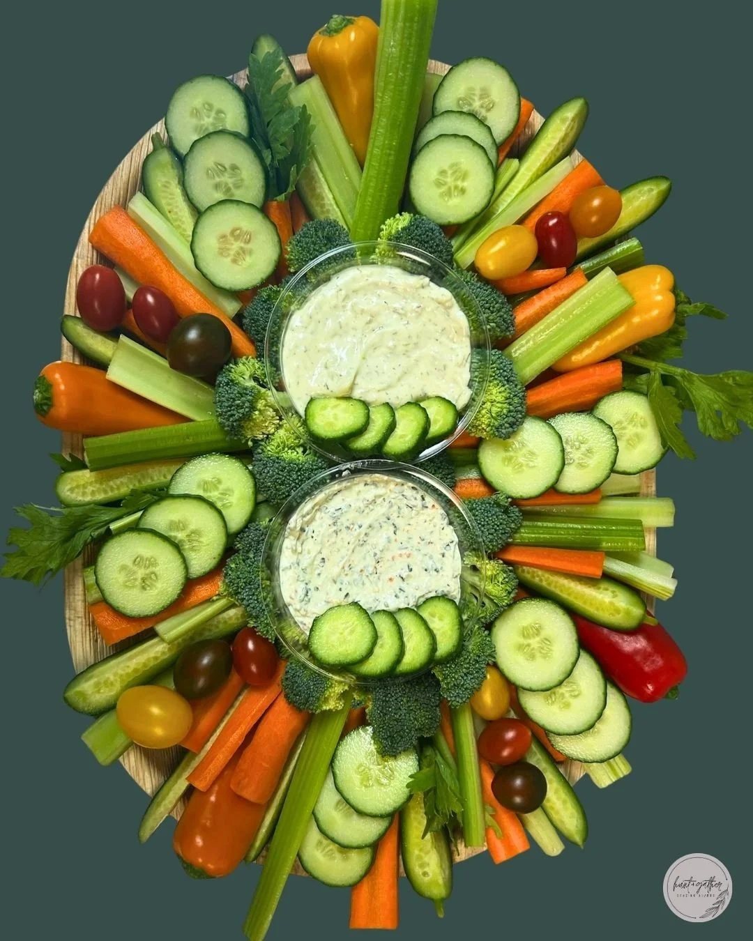 The ultimate way to eat your veggies 🥒🥕🥦
#HuntAndGatherGrazing #Charcuterie #Crudités #SmallBusiness #DowntownLaCrosse