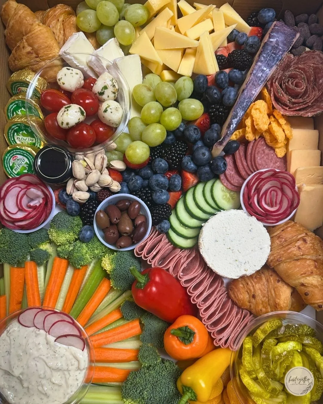 A lovely Saturday snack ✨

#HuntAndGatherGrazing #Charcuterie #SmallBusiness #DowntownLaCrosse