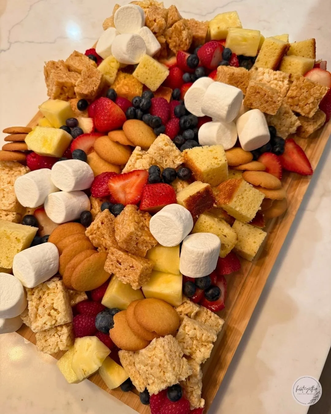 This fondue dippers board is dessert done right! 🍓🍫

#HuntAndGatherGrazing #Charcuterie #SmallBusiness #DowntownLaCrosse