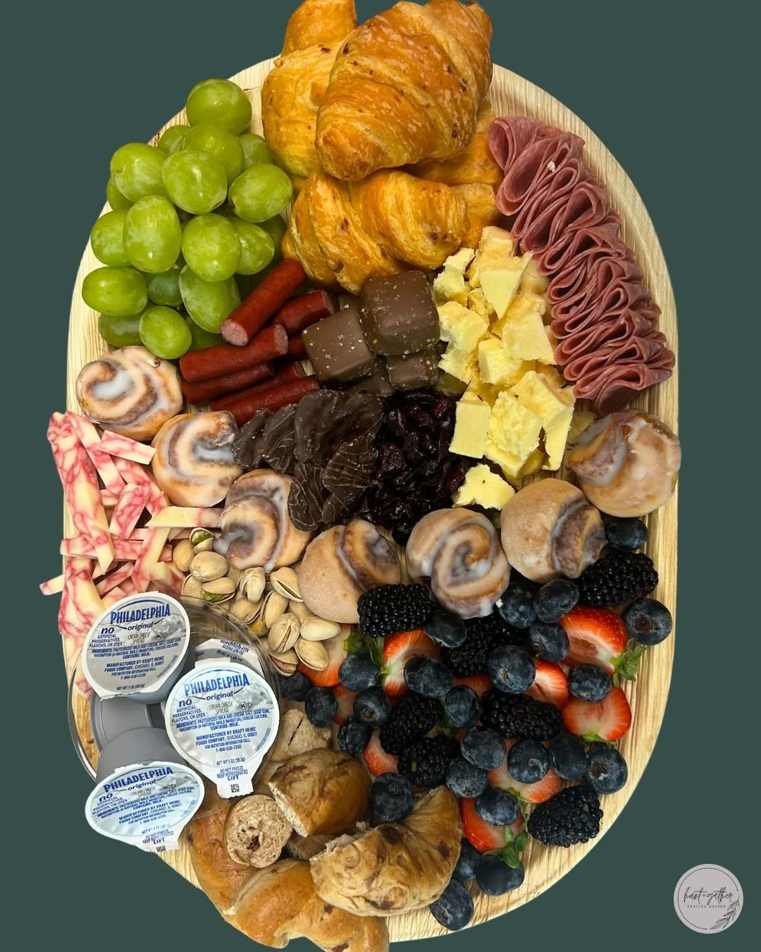 Brunch o'clock on a Sunday ⏰🧀

#HuntAndGatherGrazing #Charcuterie #BrunchBoard #SmallBusiness #DowntownLaCrosse