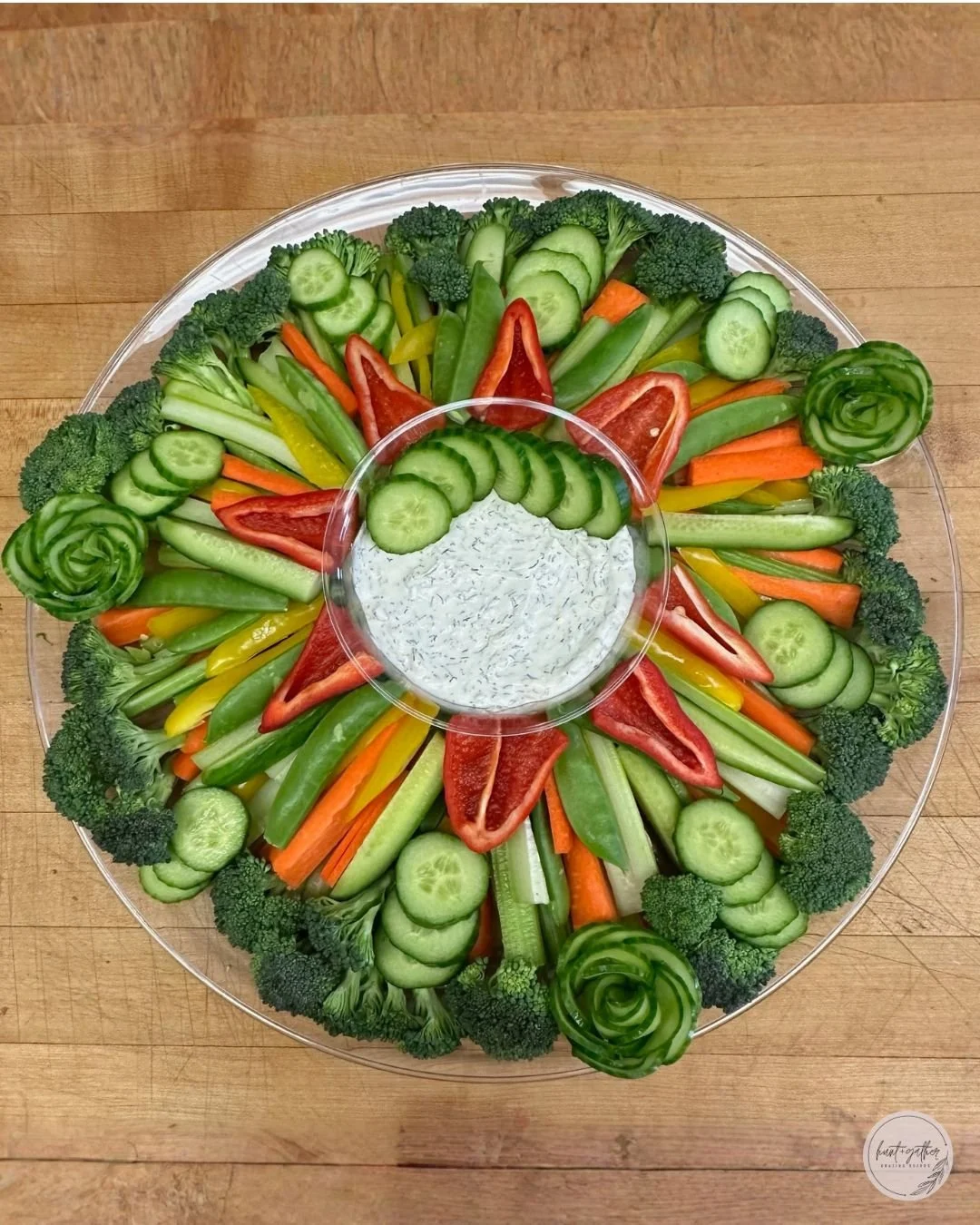 A crudit&eacute;s a day keeps the doctor away! 🥦🫛🥒 Have a fantastic week! 

#HuntAndGatherGrazing #Charcuterie #Crudit&eacute;s #SmallBusiness #DowntownLaCrosse