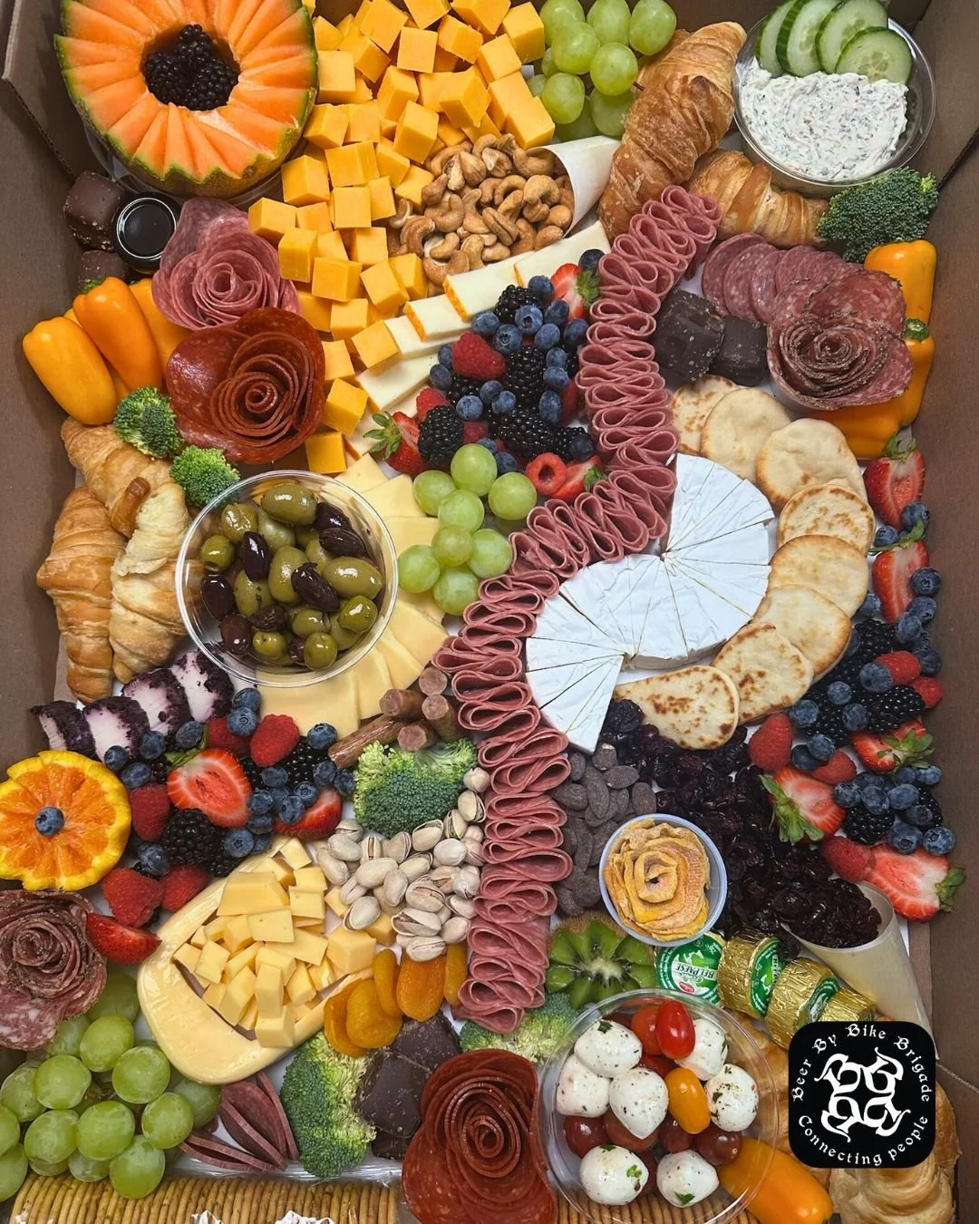 Cheers to Friday and full boards! 🍻 Check out the Beer By Bike Brigade app to reserve a board like this for the same great taste at a lower price: https://loom.ly/0hJRxek. 

#HuntAndGatherGrazing #Charcuterie #SmallBusiness #BeerByBikeBrigade #Downt