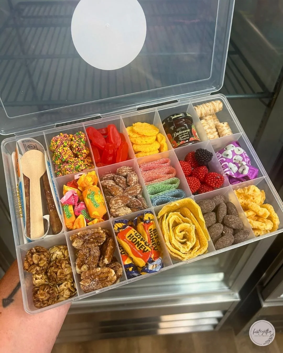 Sunshine, snacks, and a hint of summer ☀️ Celebrating National Picnic Day in the best way&mdash; with a snackle box ready to go! Order yours today at https://loom.ly/ANLdGyk

#HuntAndGatherGrazing #Charcuterie #SnackleBox #SmallBusiness #DowntownLaCr