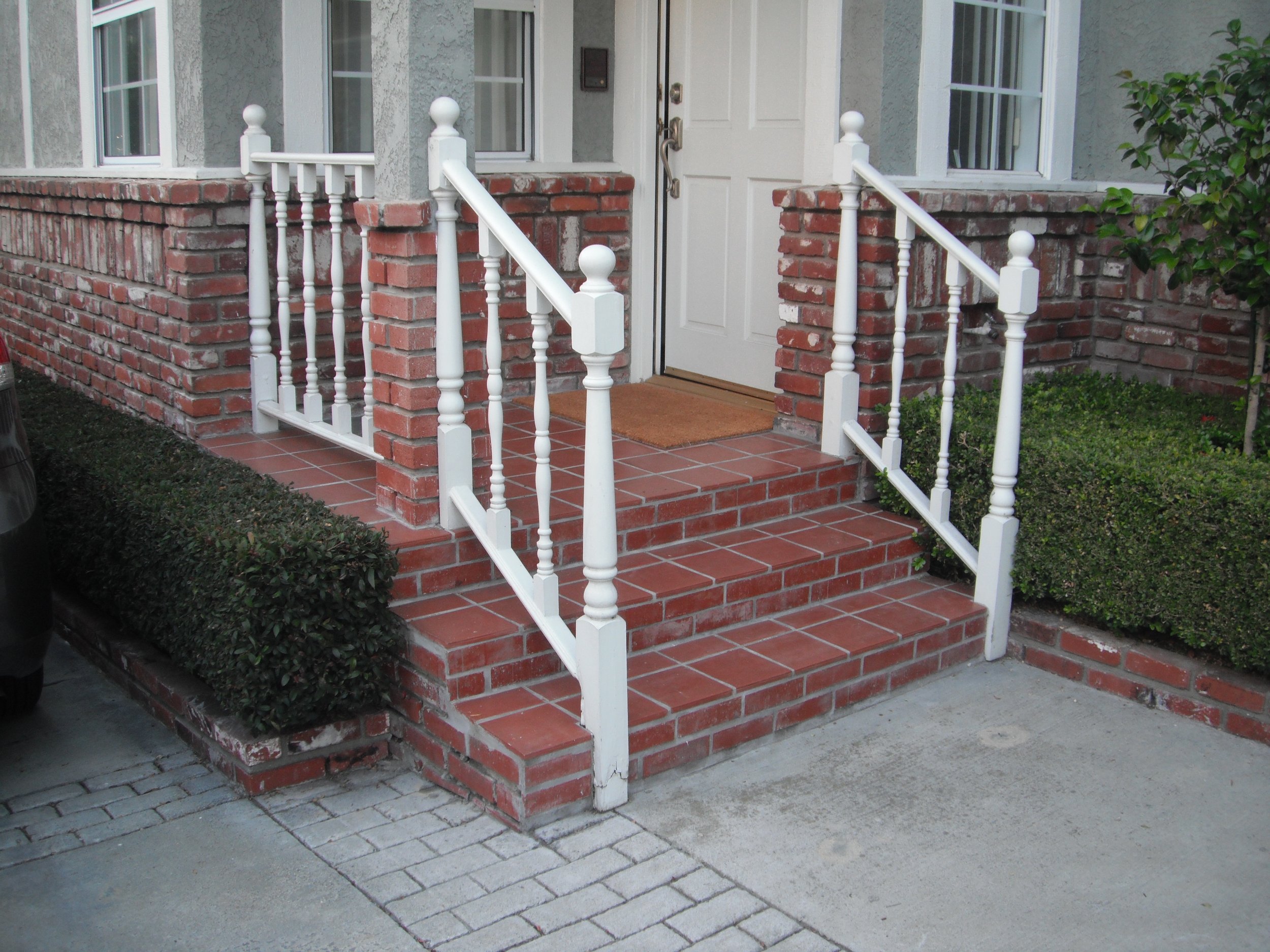 Entry Landing & Handrail - Redondo Beach — MDQ Custom Construction, Inc.