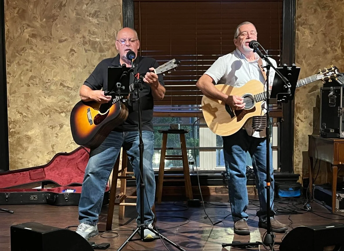 Live Music by Harmonie Road 