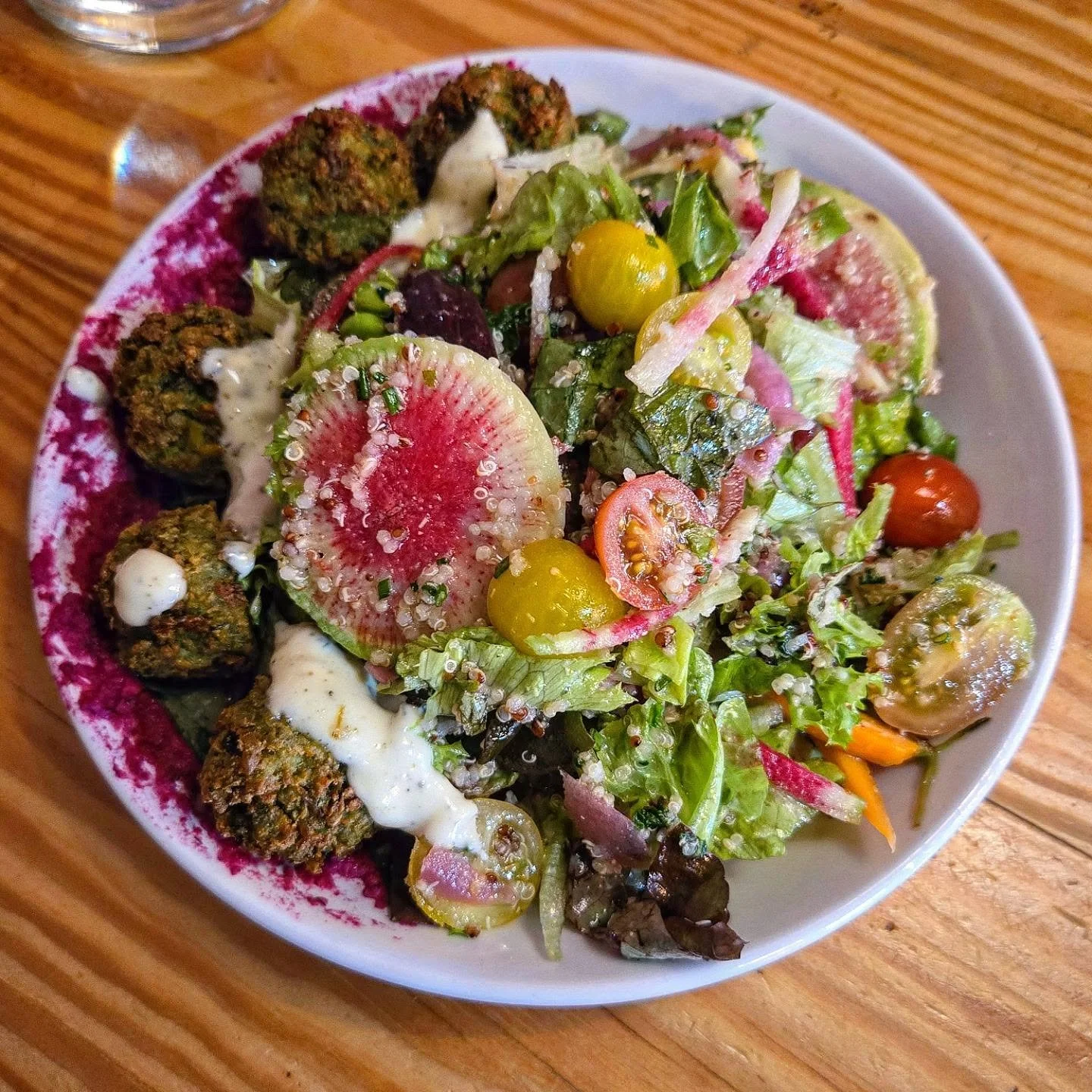 📍@boxcaratl | Atlanta, GA 

As we move into summer and its seasonal fruits and veggies, I want to highlight a delicious spring meal from Boxcar Hop City that I had a few weeks ago. I don't typically cook with watermelon radishes at home, so it's def